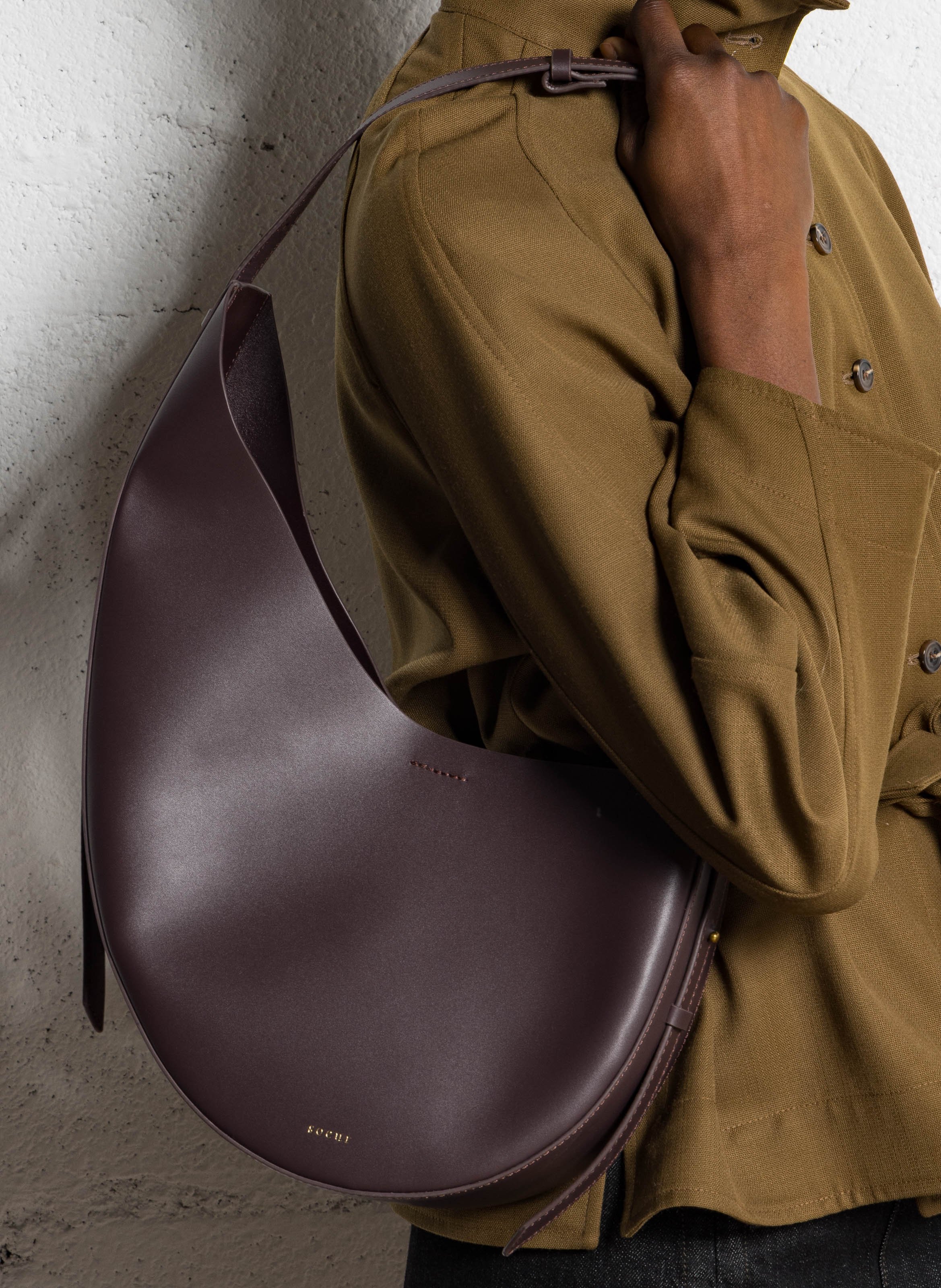 Sac bandoulière asymétrique en cuir lisse winona SOEUR Rouge