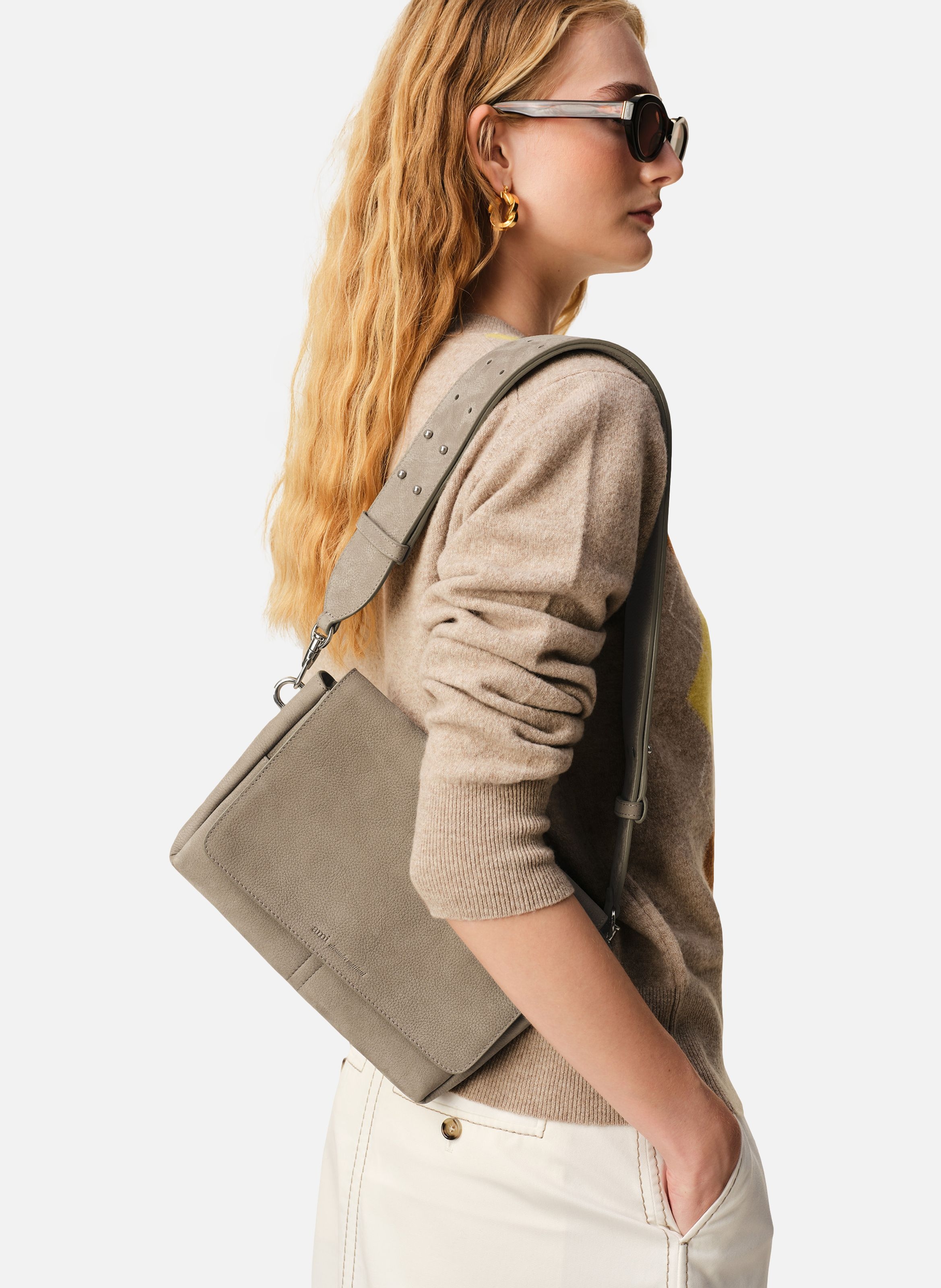 Sac messenger à rabat carrousel unisexe en cuir de vache AMI PARIS Gris