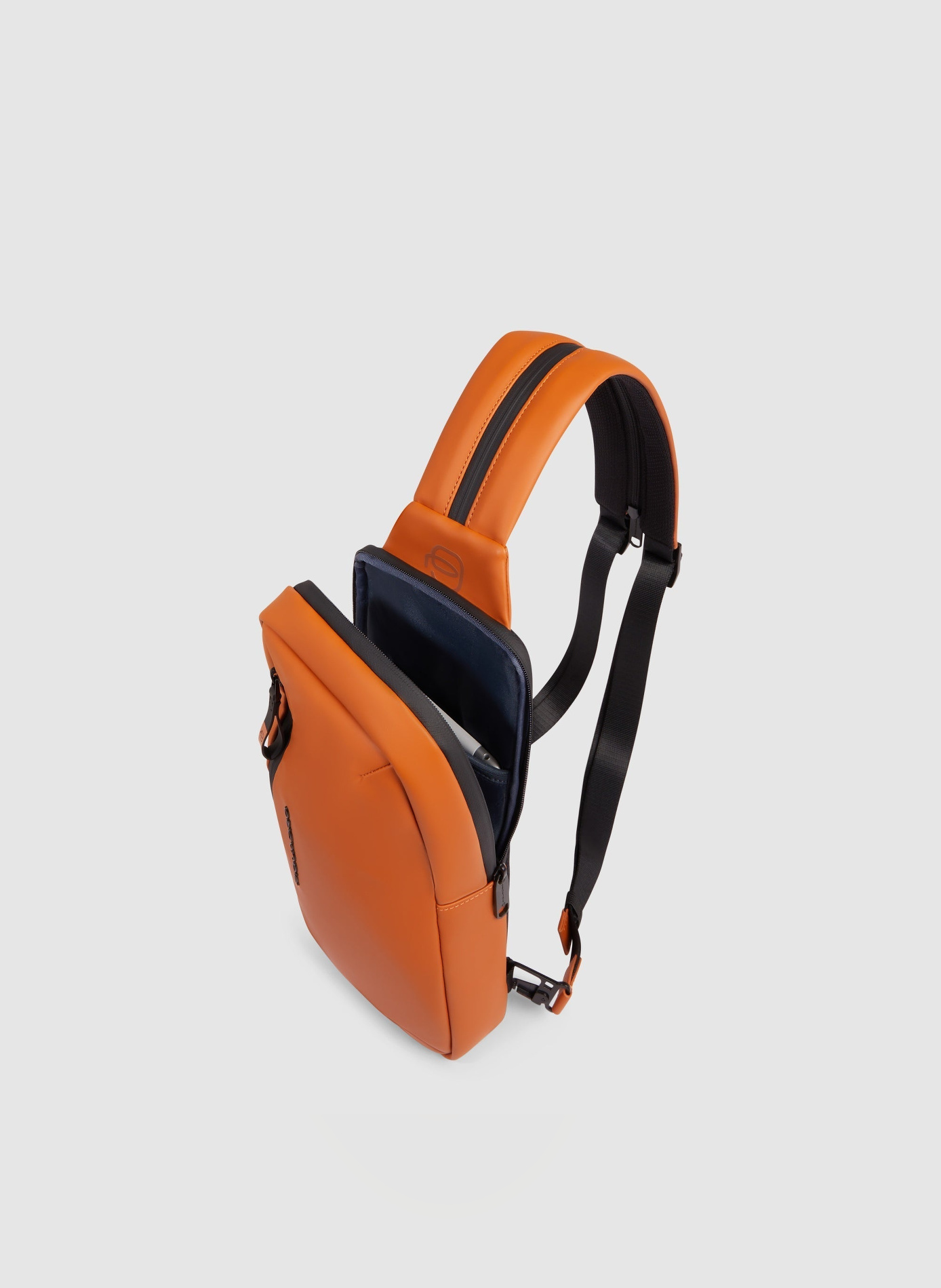 Sac de poitrine déperlant PIQUADRO Marron