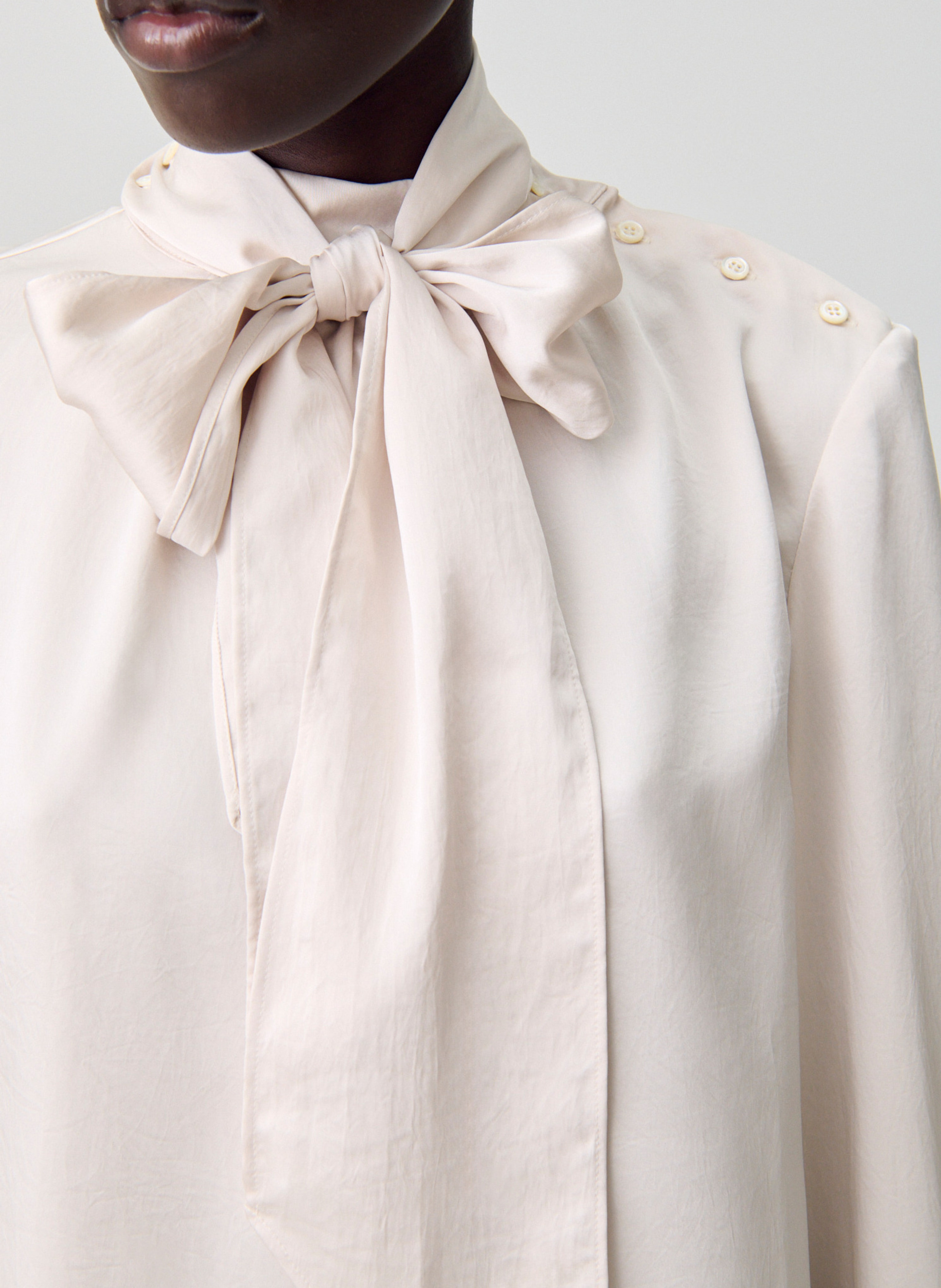 Blouse ample col lavallière bemybabybis CLAUDIE PIERLOT Beige
