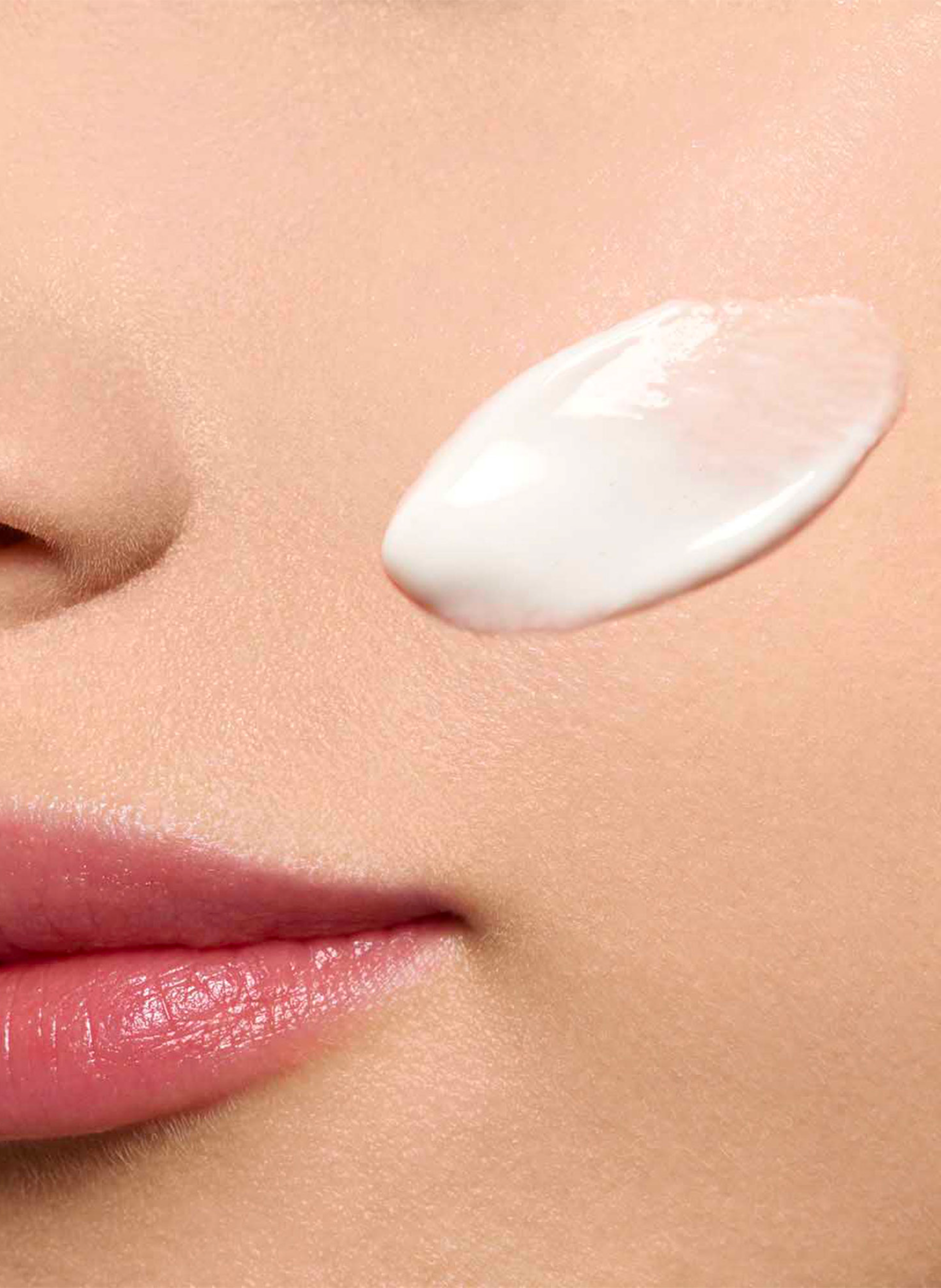 Bright Plus Anti-Dark Spot Hydrating Emulsion - Bright Plus CLARINS No color