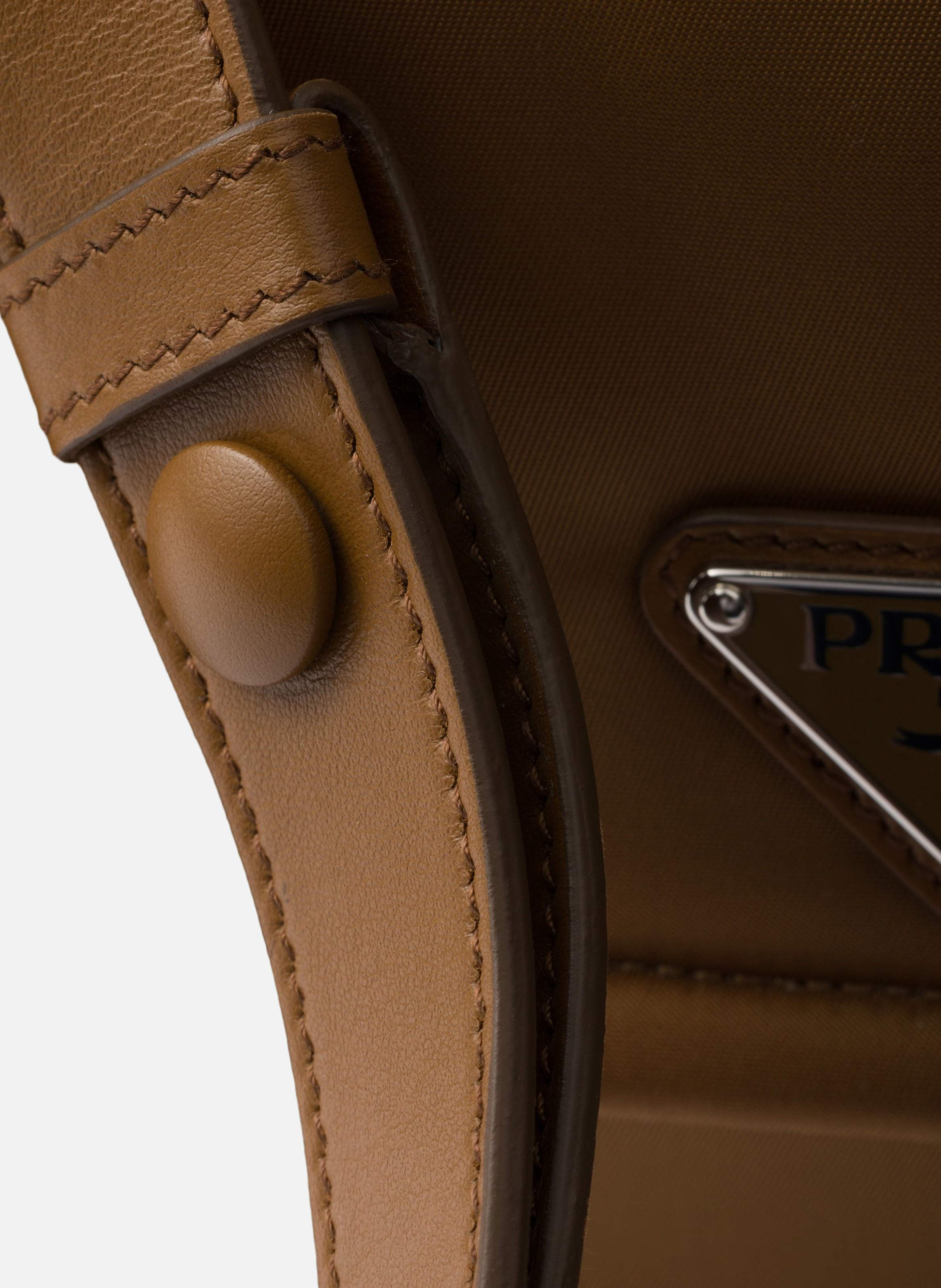 Petit sac porté épaule prada traveller en re-nylon PRADA Marron