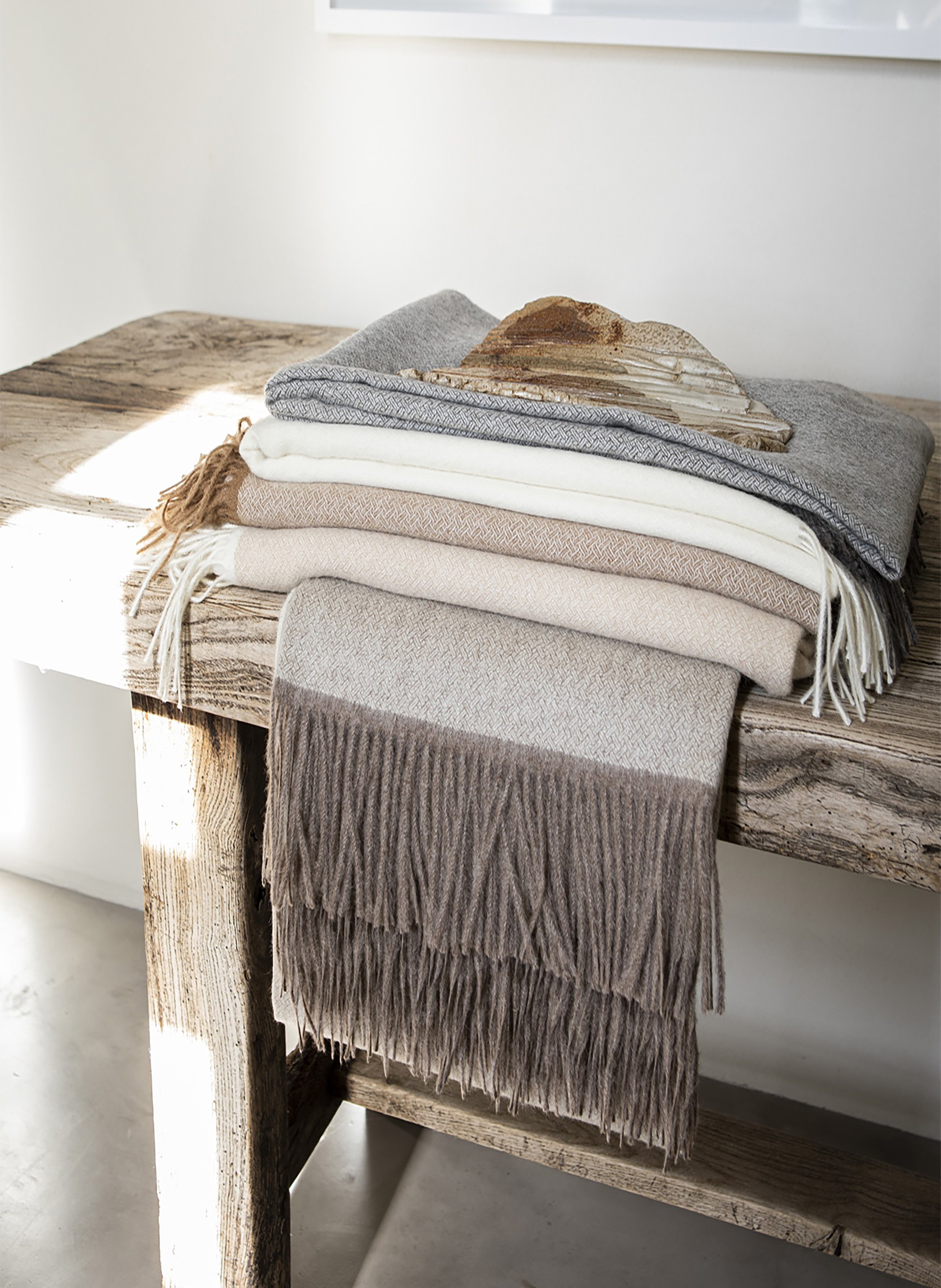 Plaid uni en alpaga, nomade ALEXANDRE TURPAULT Beige