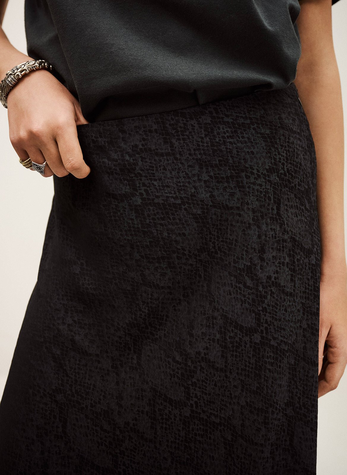 Jupe midi fluide jacquard python rista BA&SH Noir