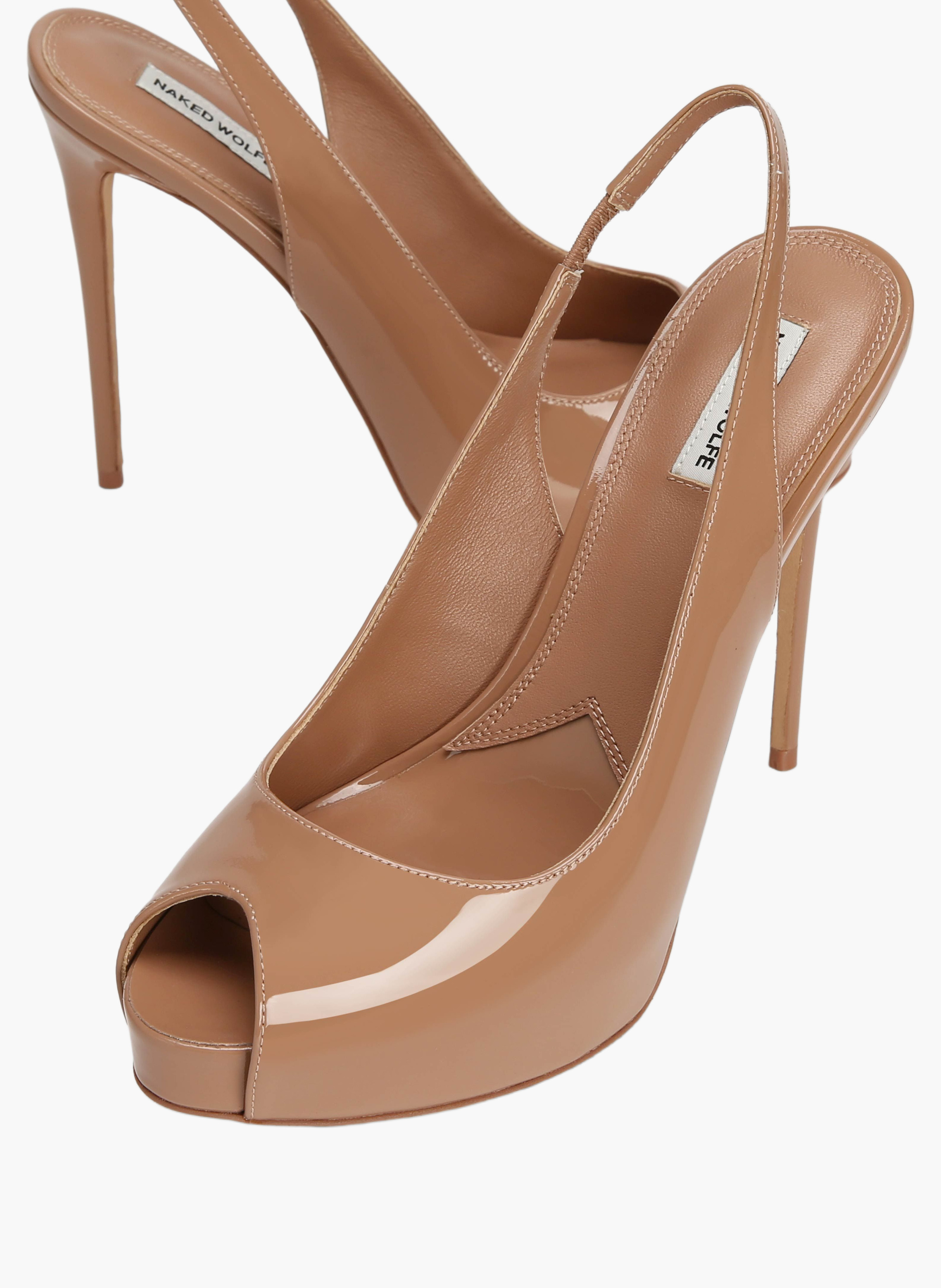 River Pumps aus Lackleder NAKED WOLFE Beige