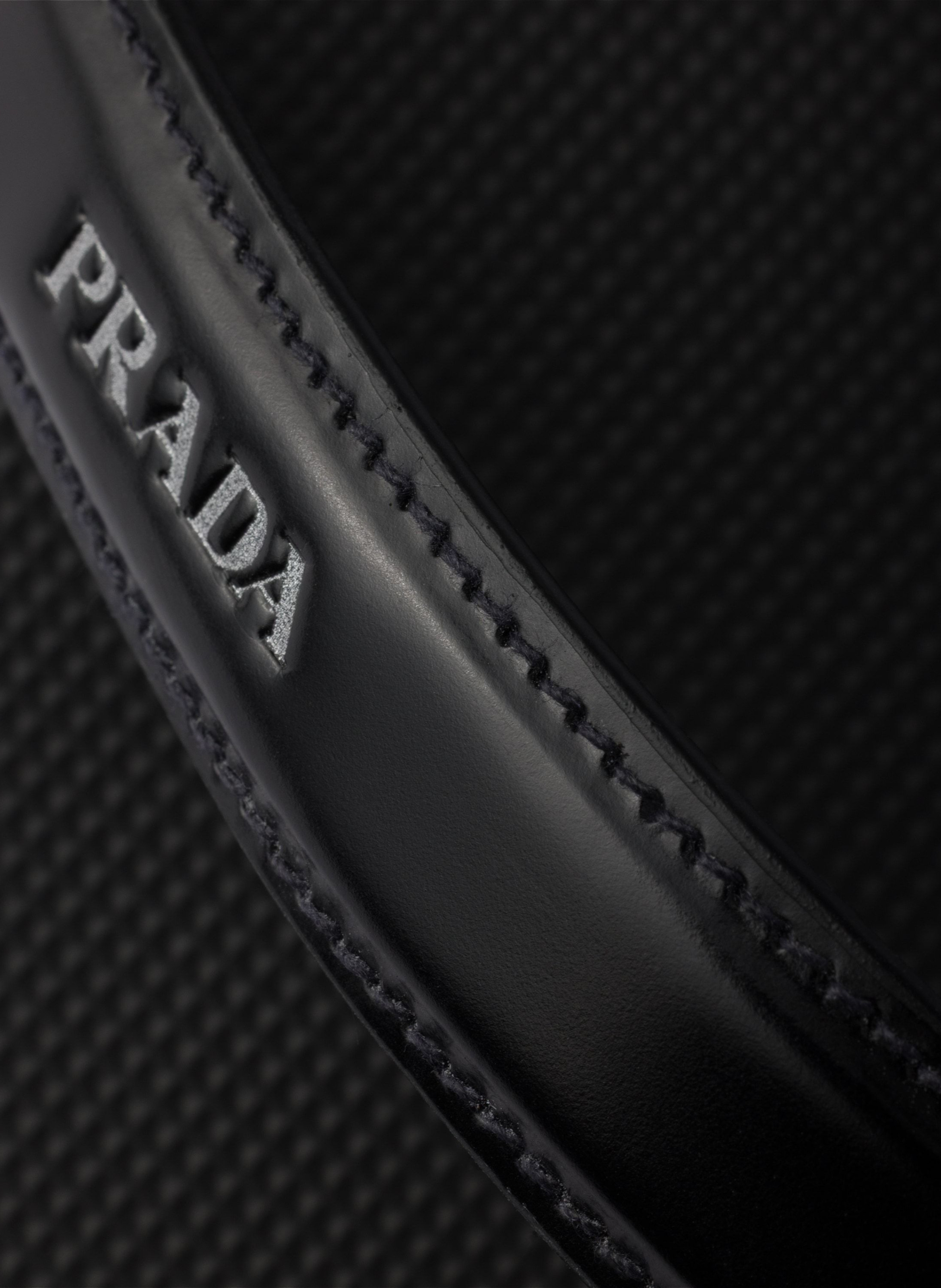 Tongs en cuir brossé PRADA Noir