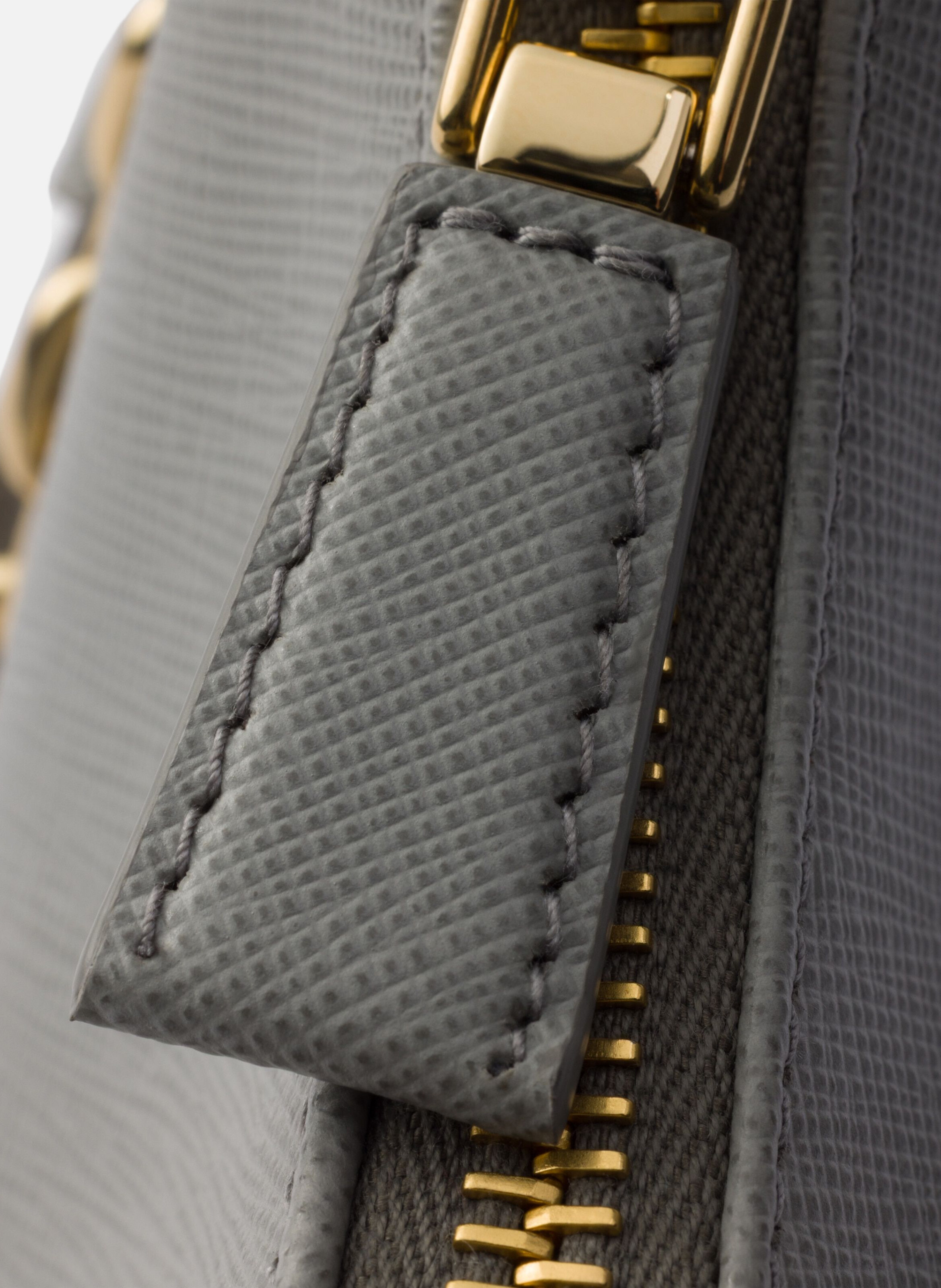 Mini sac prada re-edition en cuir saffiano PRADA Gris