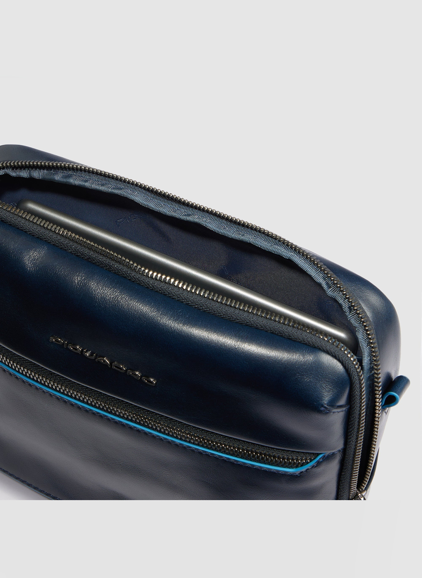 Sacoche homme personnalisable PIQUADRO Noir