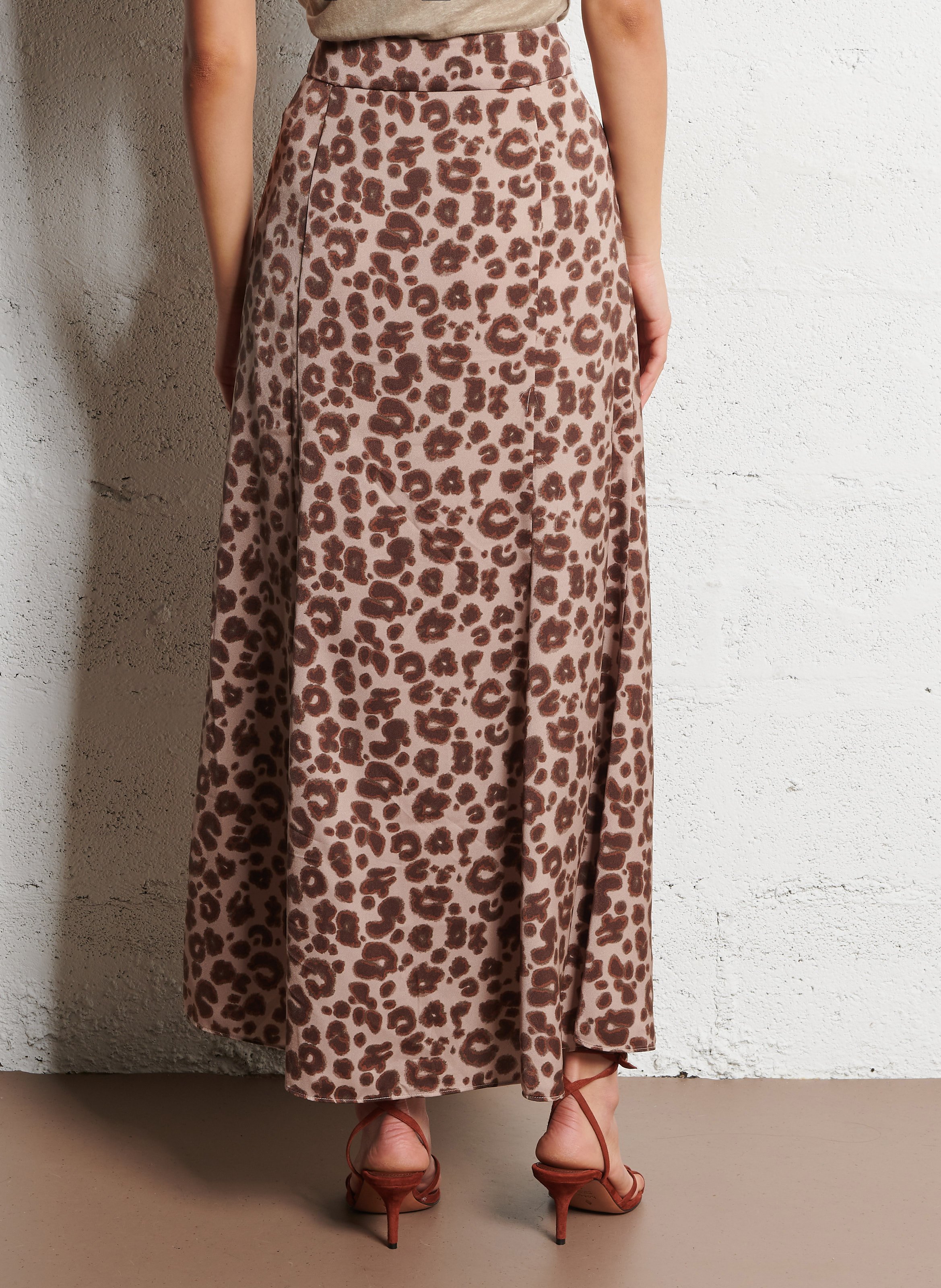Jupe longue évasée léopard en satin blaire BA&SH Beige
