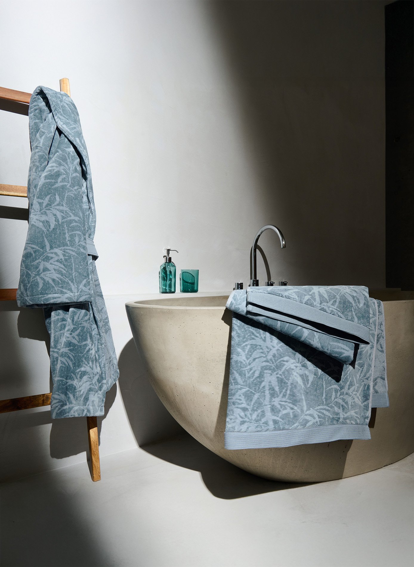 DRAP DE BAIN Contemplation ANNE DE SOLENE Bleu