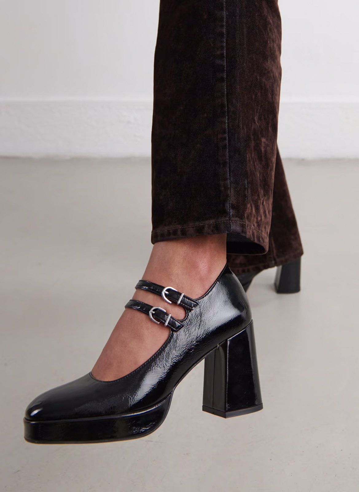 Babies en cuir verni verite JONAK Noir