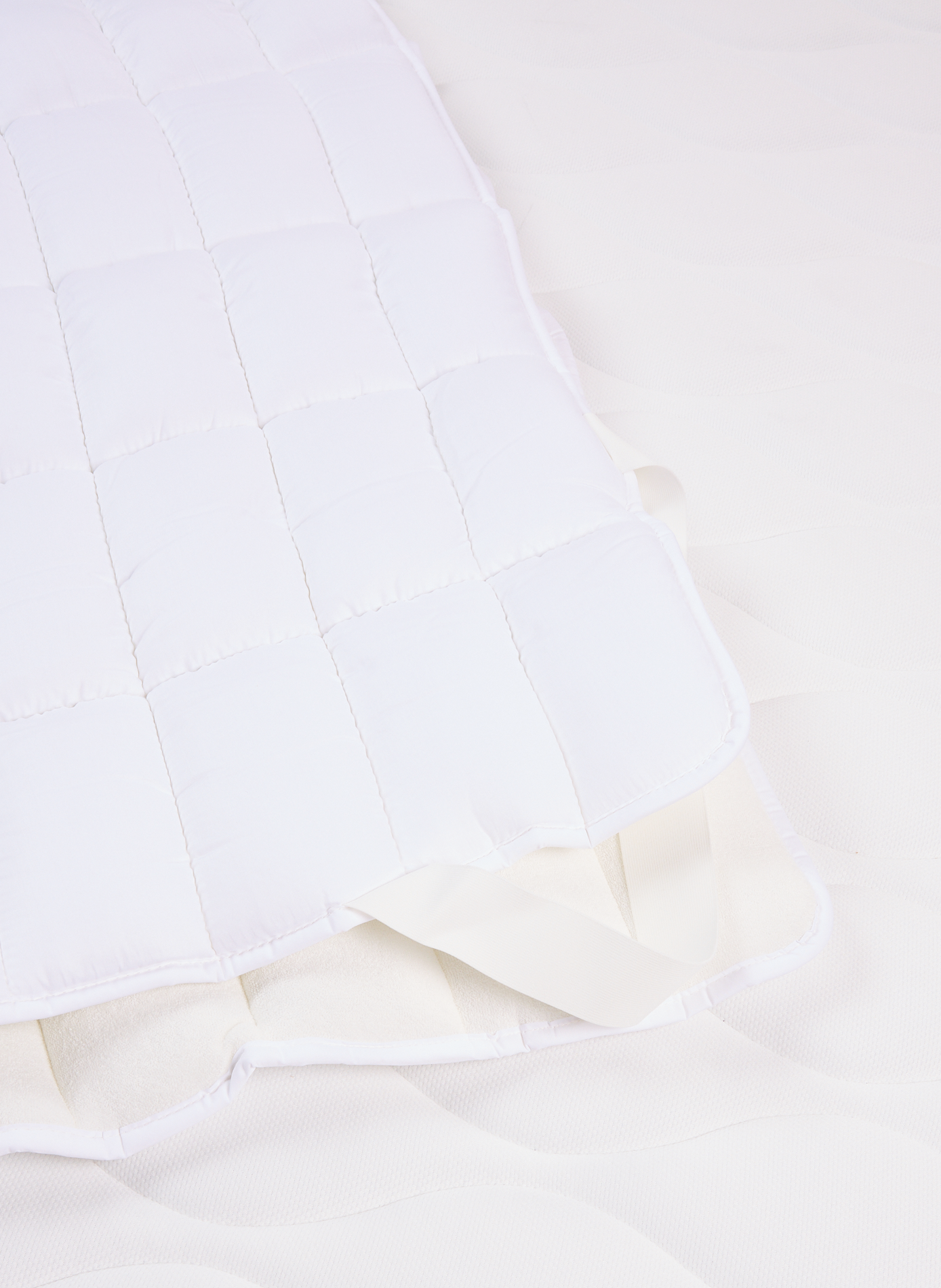 AU PRINTEMPS PARIS Surmatelas en coton mélangé White