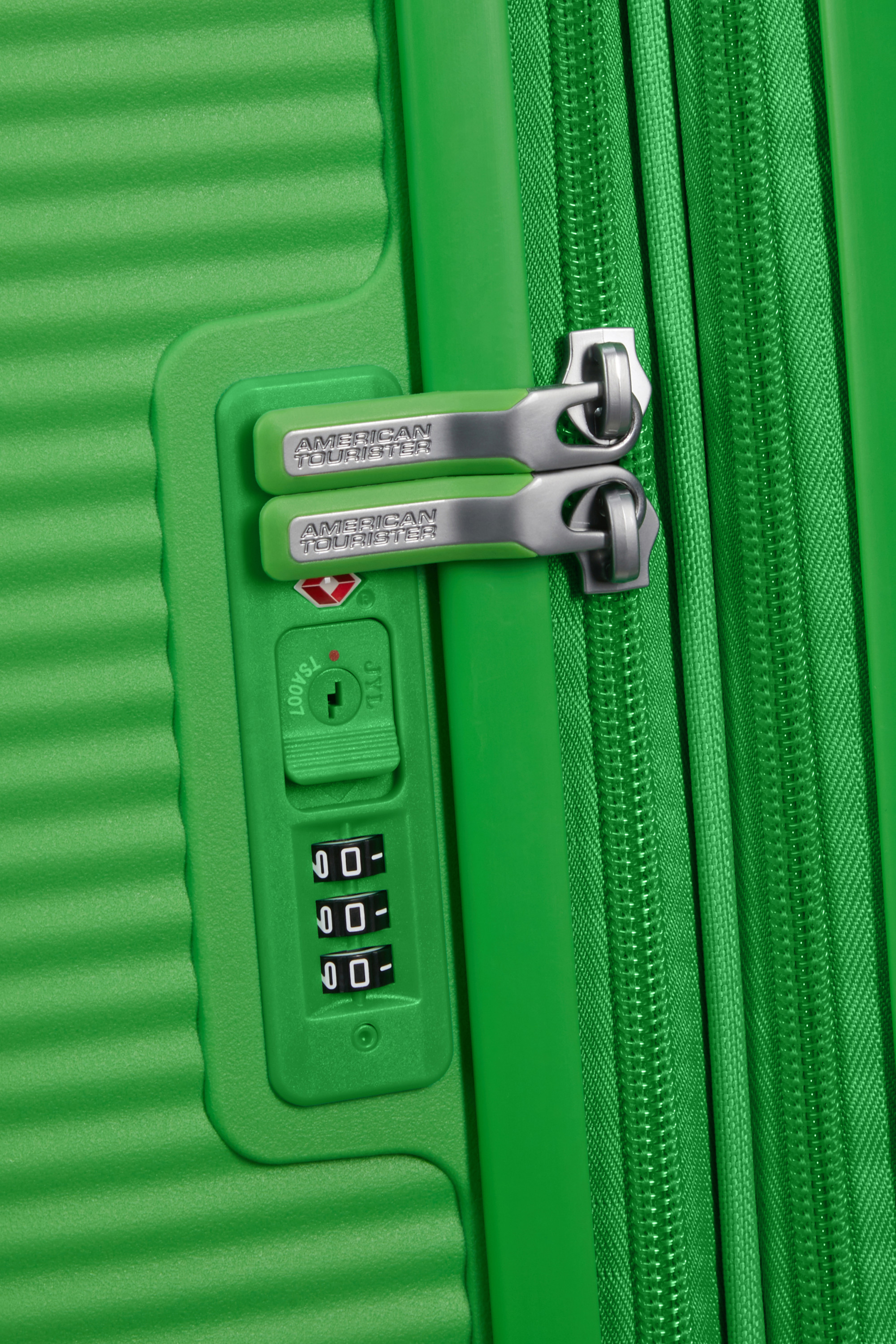 Soundbox valise 4 roues taille m AMERICAN TOURISTER Vert