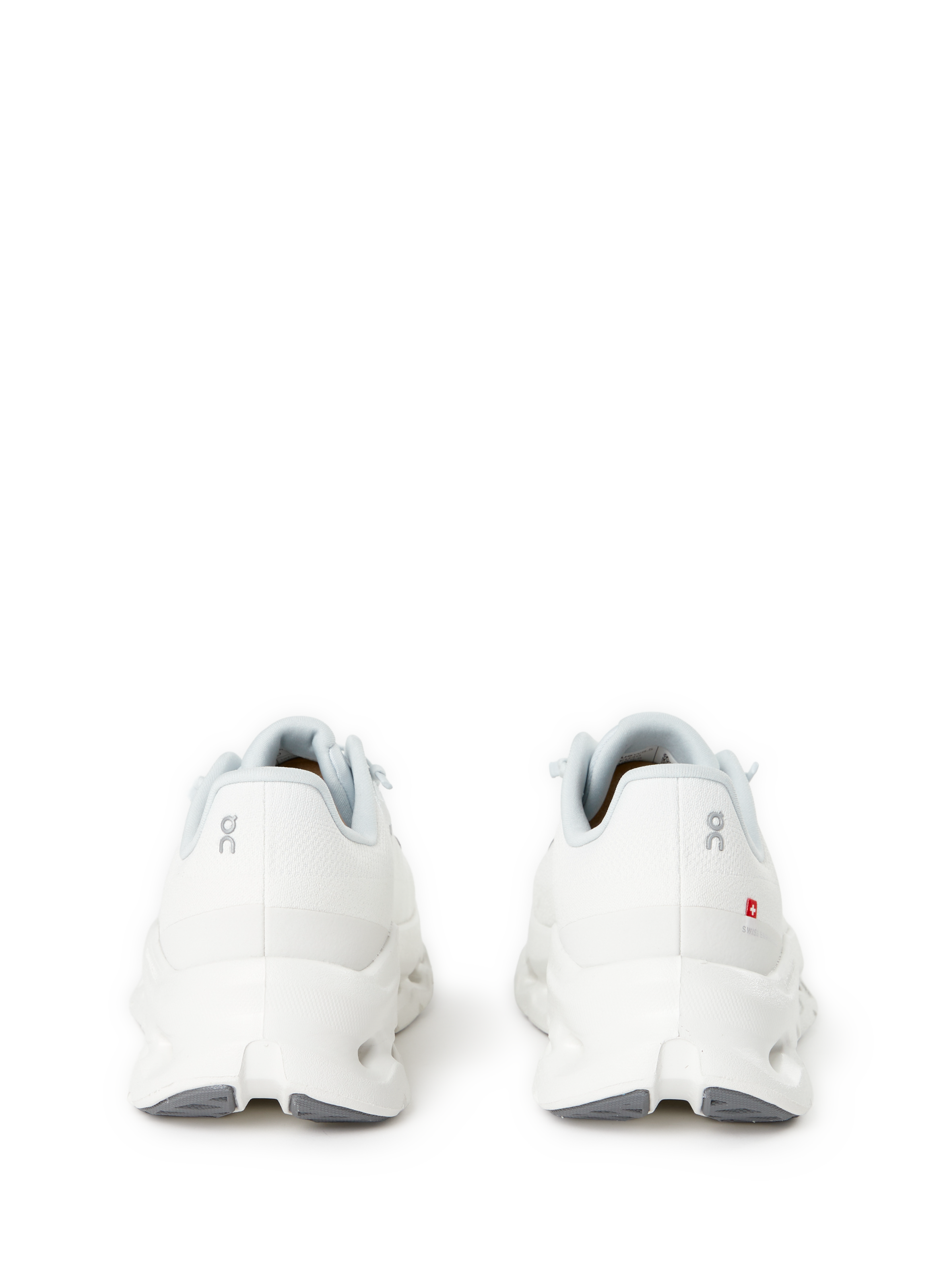 Cloudtilt sneakers ON RUNNING White