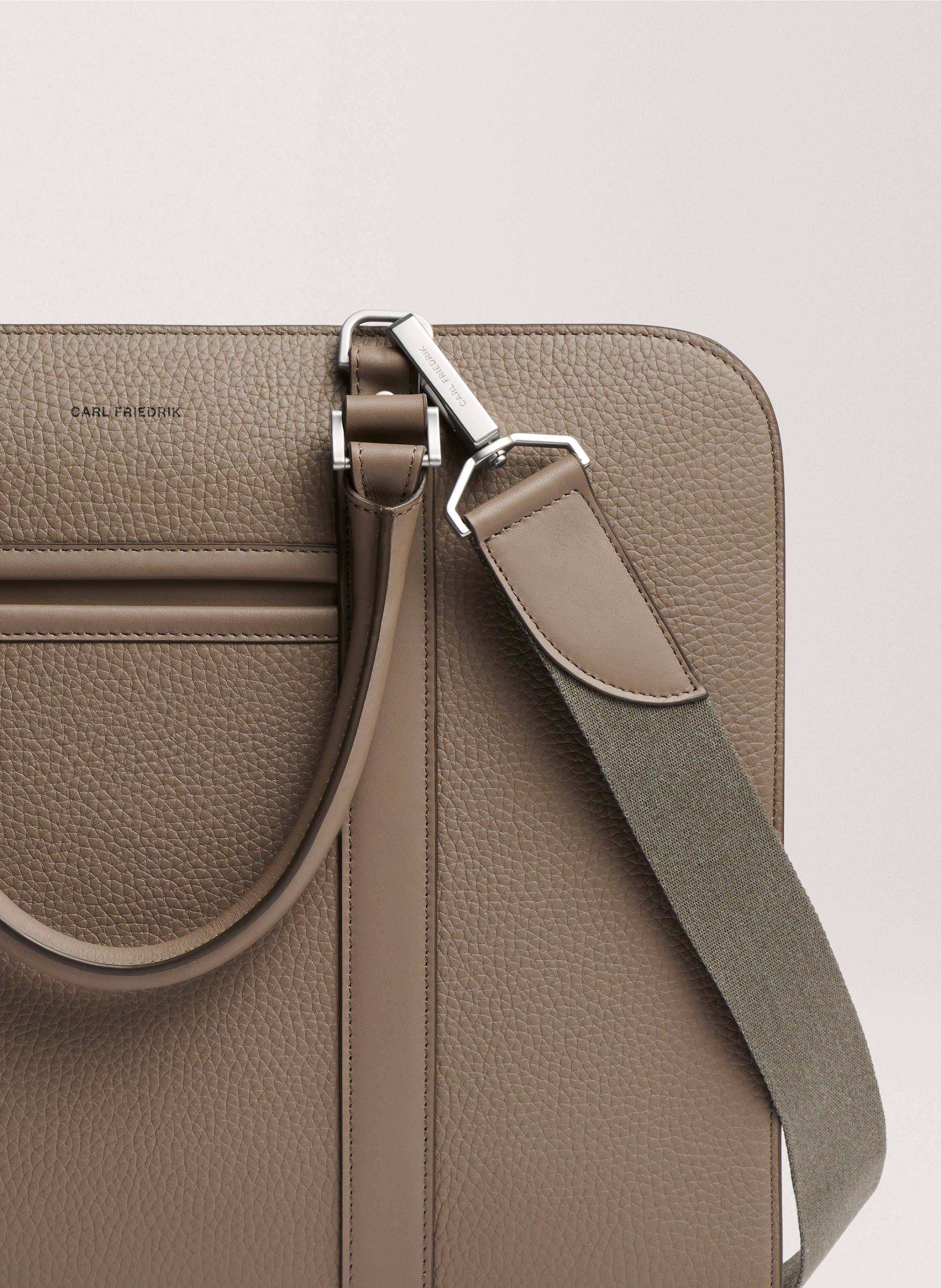 Porte-documents 'Palissy Briefcase' en cuir grainé CARL FRIEDRIK Gris