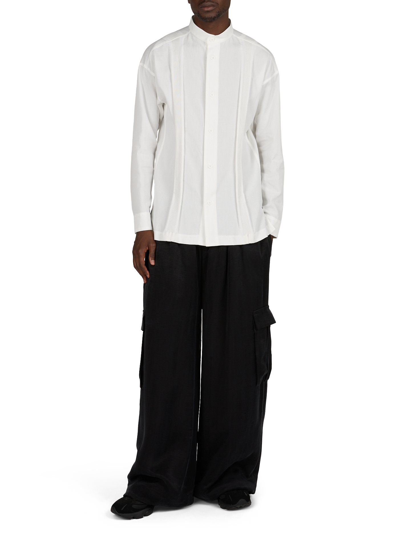 Straight round neck plain shirt ISSEY MIYAKE White