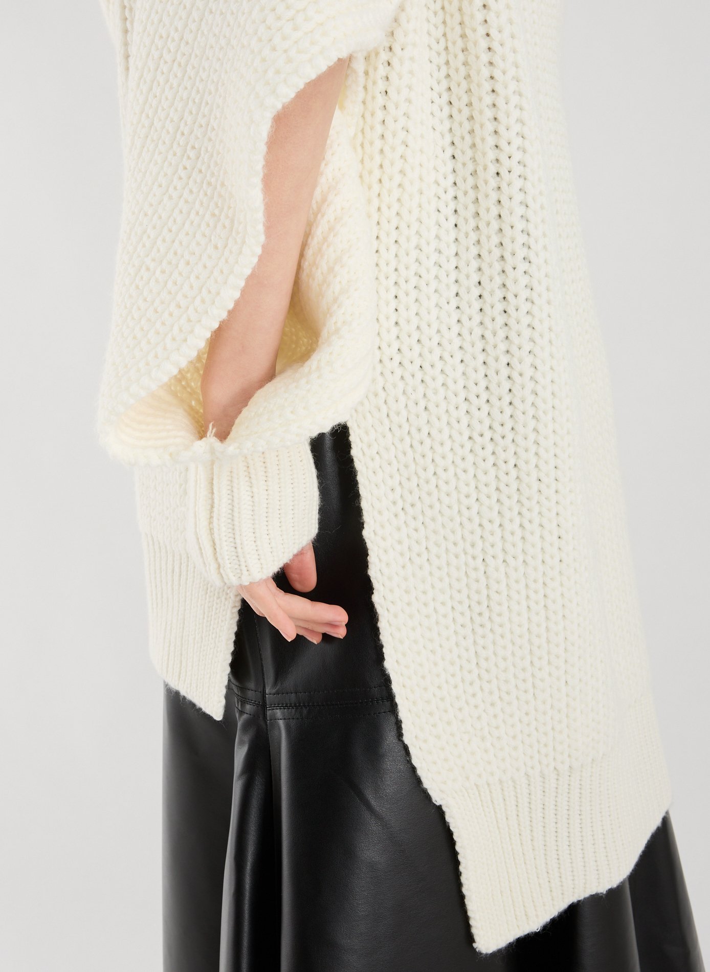 Pull ample en laine mélangée A.W.A.K.E. MODE Blanc