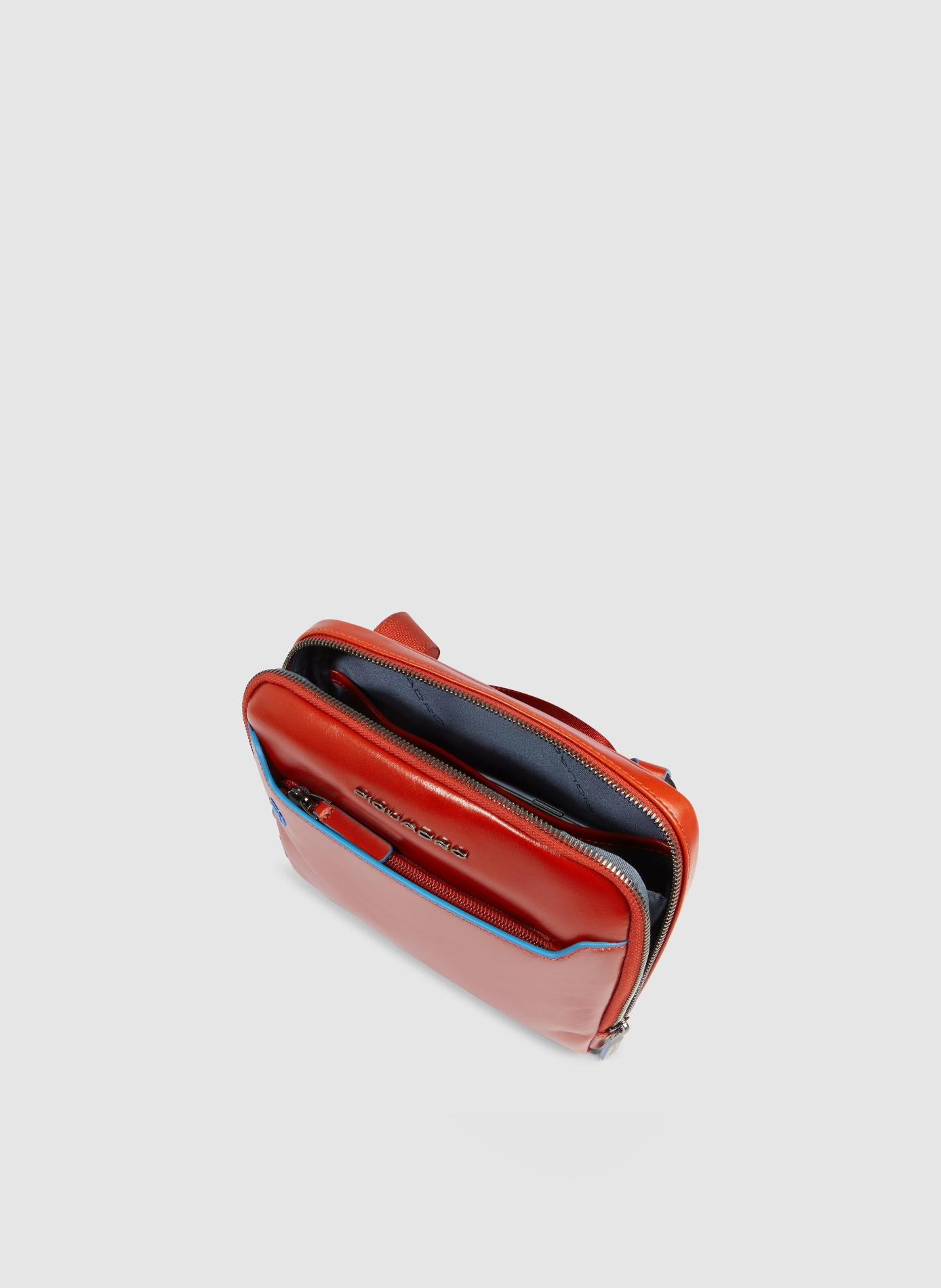 Sac bandoulière homme en cuir PIQUADRO Marron