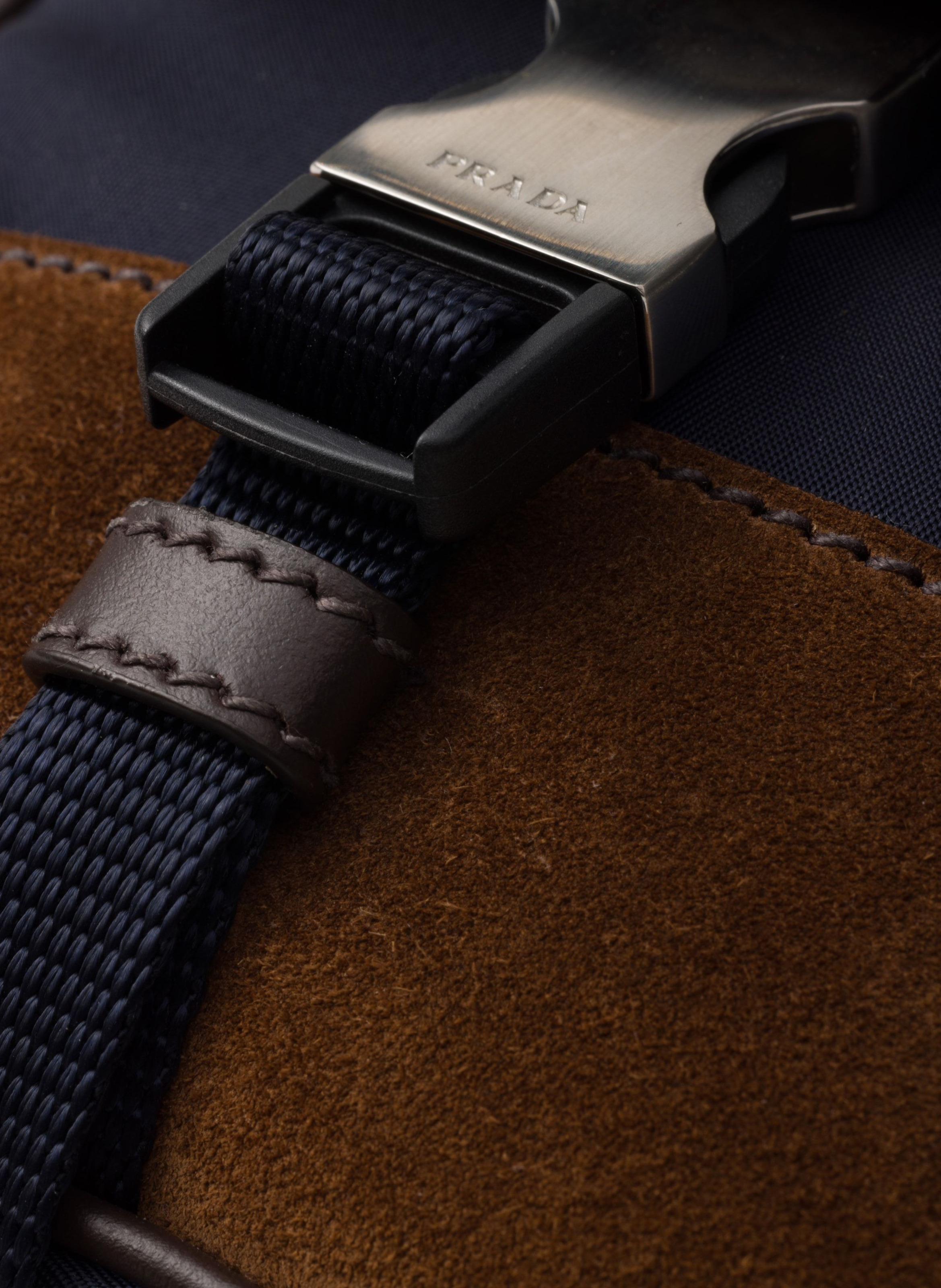 Étui pour smartphone en re-nylon et cuir PRADA Bleu