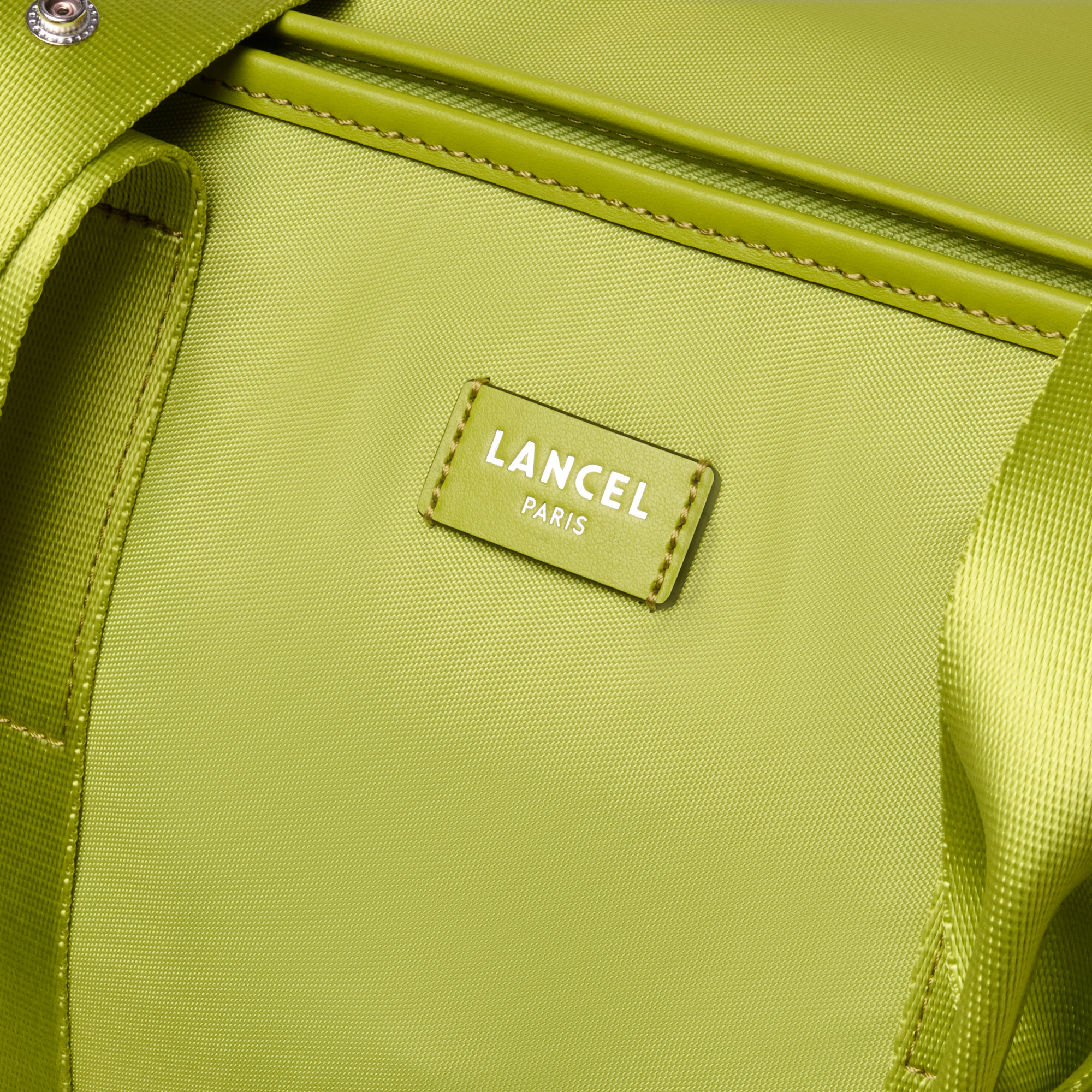 Sac cabas zippé l mistral rollable de lancel en nylon LANCEL Vert