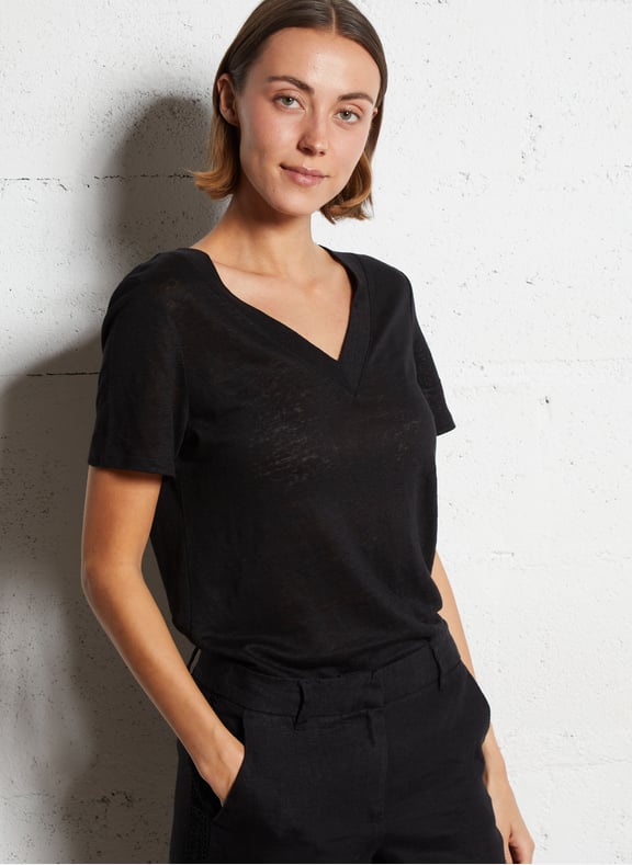 Tee-shirt col rond en lin andrew Noir by MAISON 123 MAISON 123 Tee-shirt col rond en lin andrew Noir