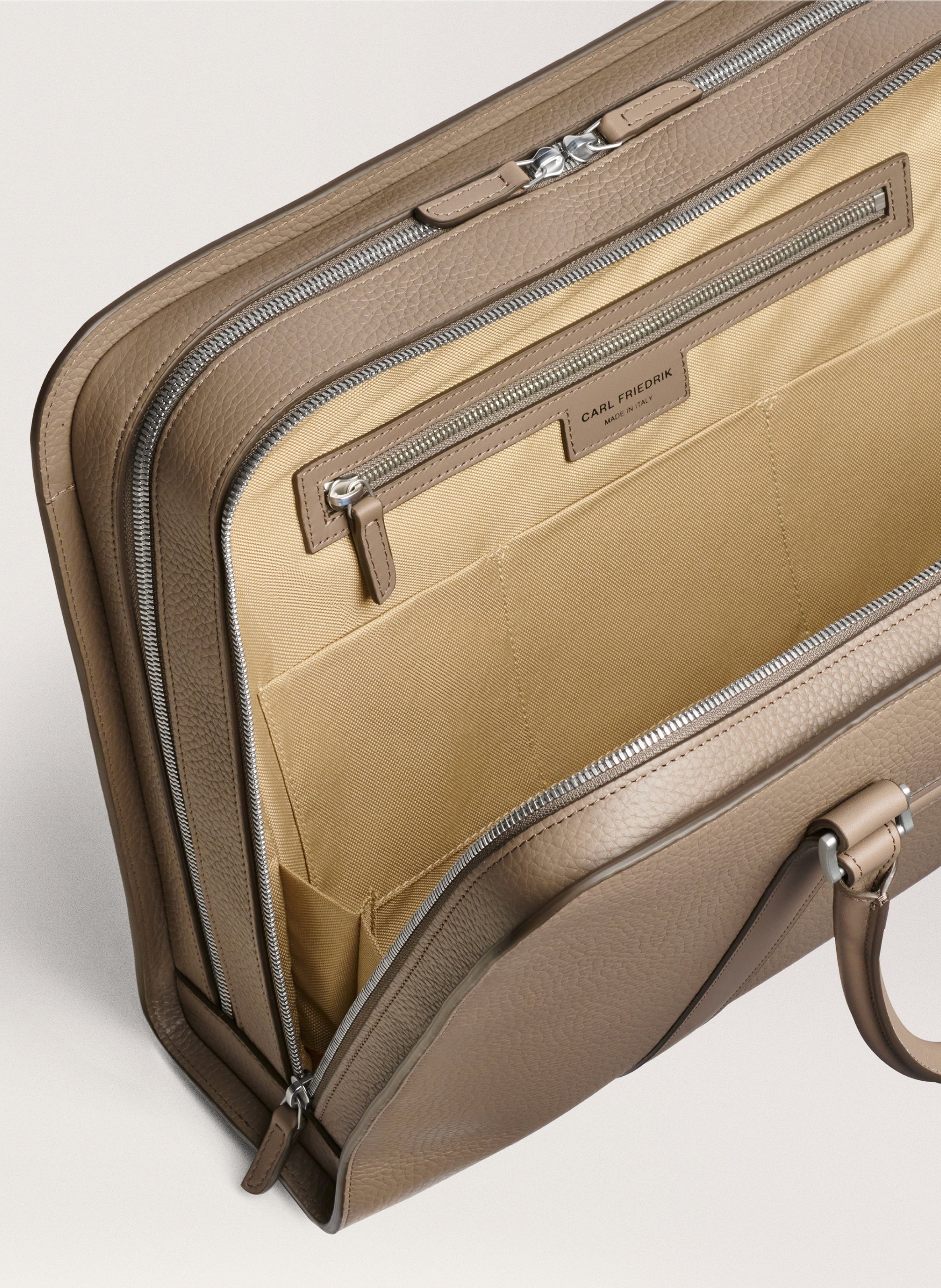Porte-documents 'Palissy Briefcase' en cuir grainé CARL FRIEDRIK Gris