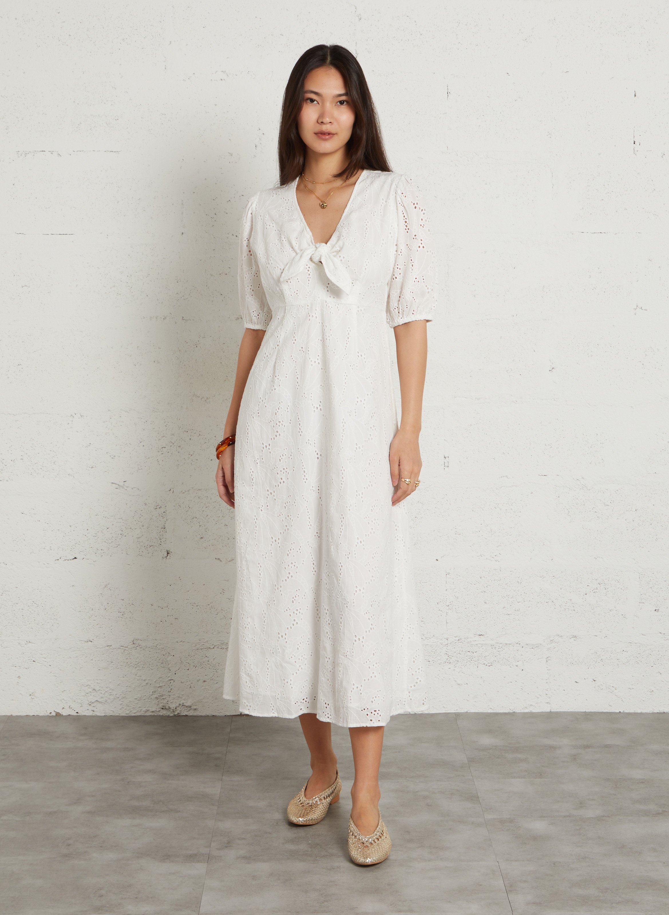 Robe midi brodée col v laurene MAISON 123 Blanc