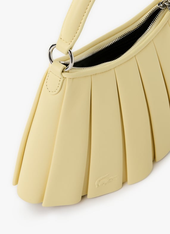 Sac moyen Lenglen plissé en cuir | Beige by LACOSTE Sac moyen Lenglen plissé en cuir Beige