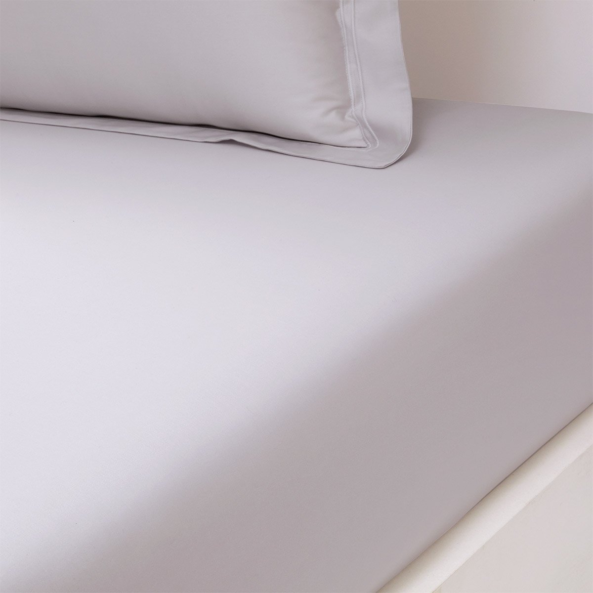 Drap housse en satin, triomphe YVES DELORME Gris