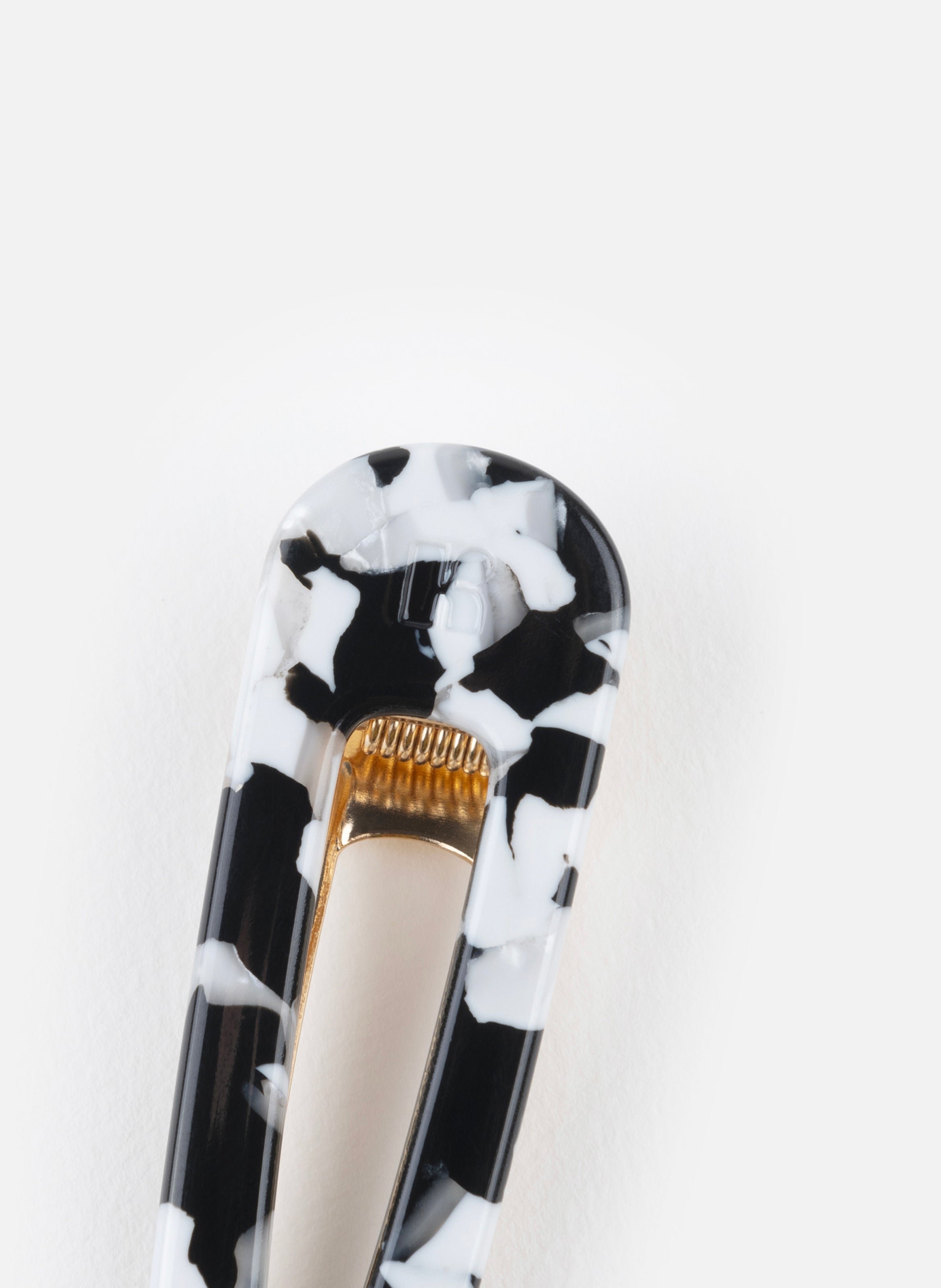 Barrette à cheveux triangle en acétate de cellulose et acier inoxydable KURAGE GINZA Noir