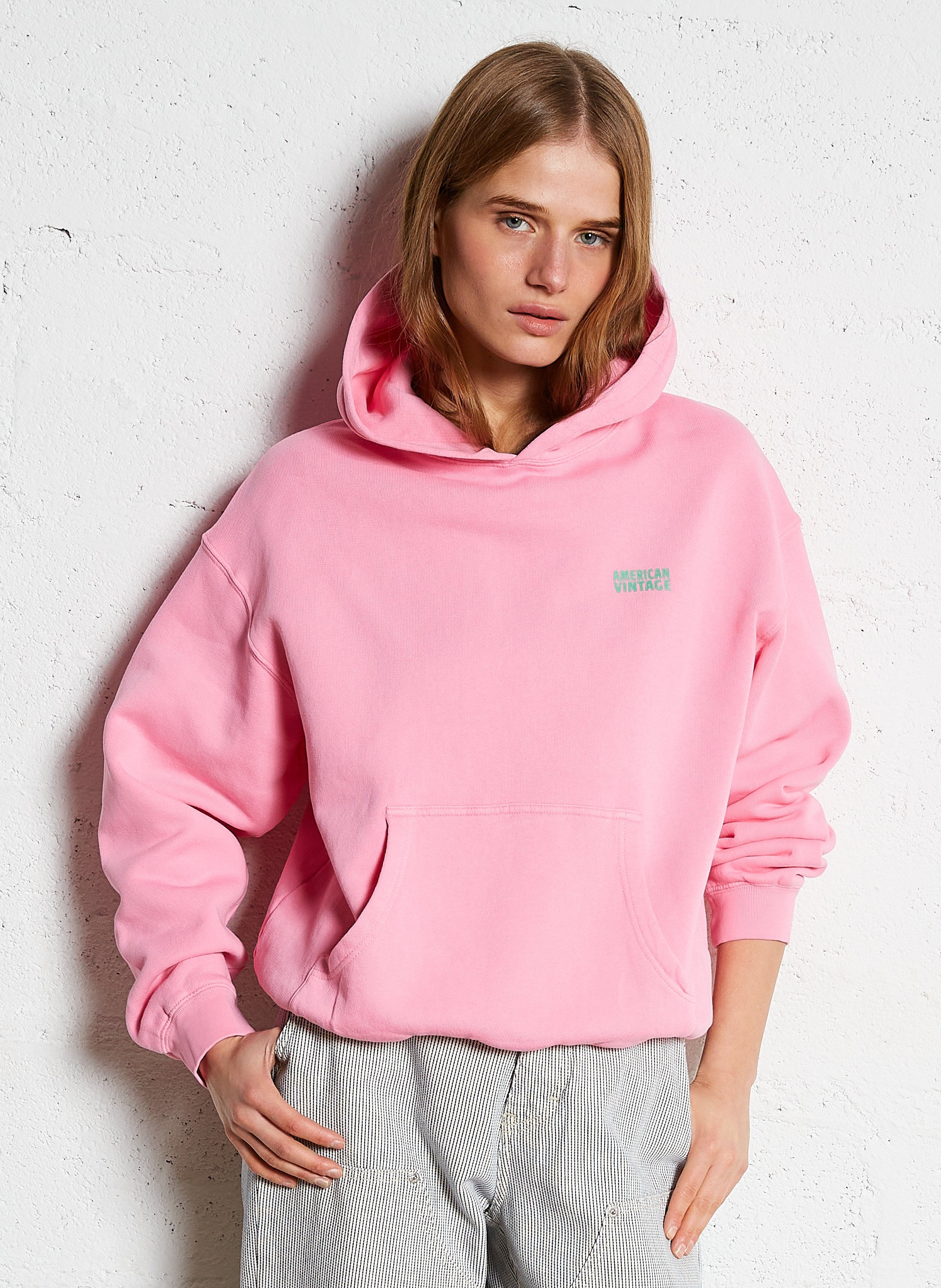 Sweat ample molletonné à capuche en coton izubird AMERICAN VINTAGE Rose