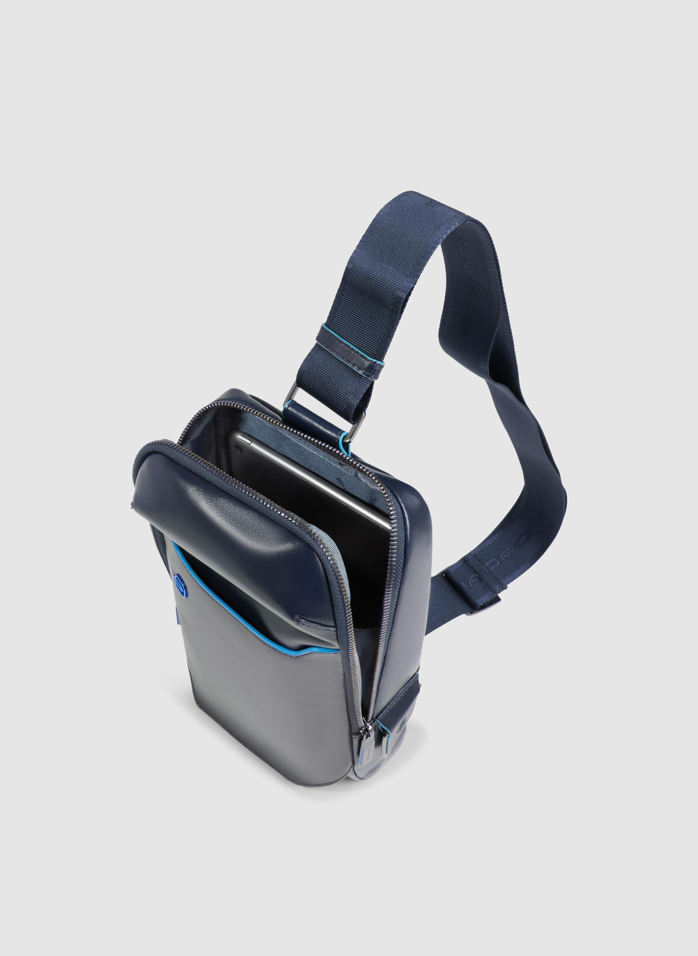 Sac de poitrine personnalisable PIQUADRO Bleu
