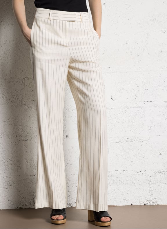 Pantalon tailleur rayé layla Blanc by MAISON 123 MAISON 123 Pantalon tailleur rayé layla Blanc
