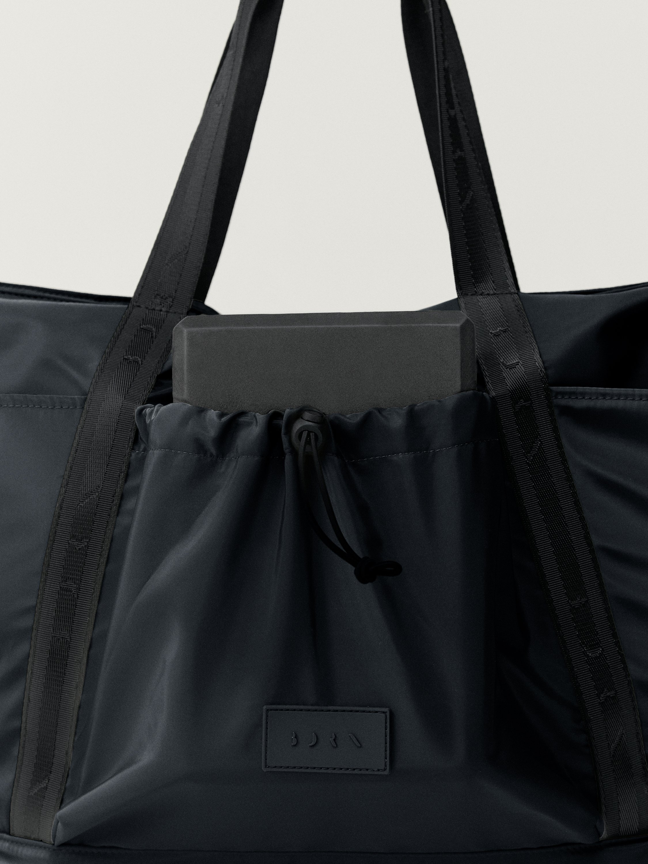 Sac de sport away BORN LIVING YOGA Noir