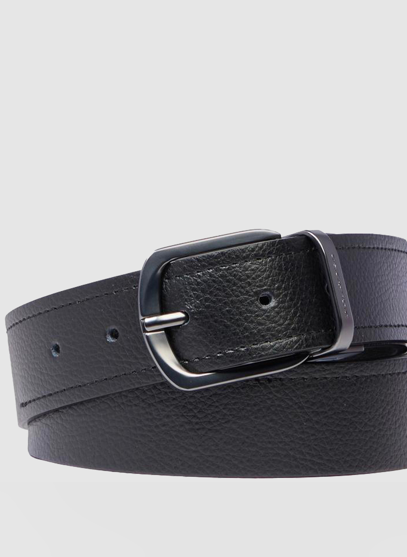 Heren leren riem met gesp met pin. PIQUADRO Zwart
