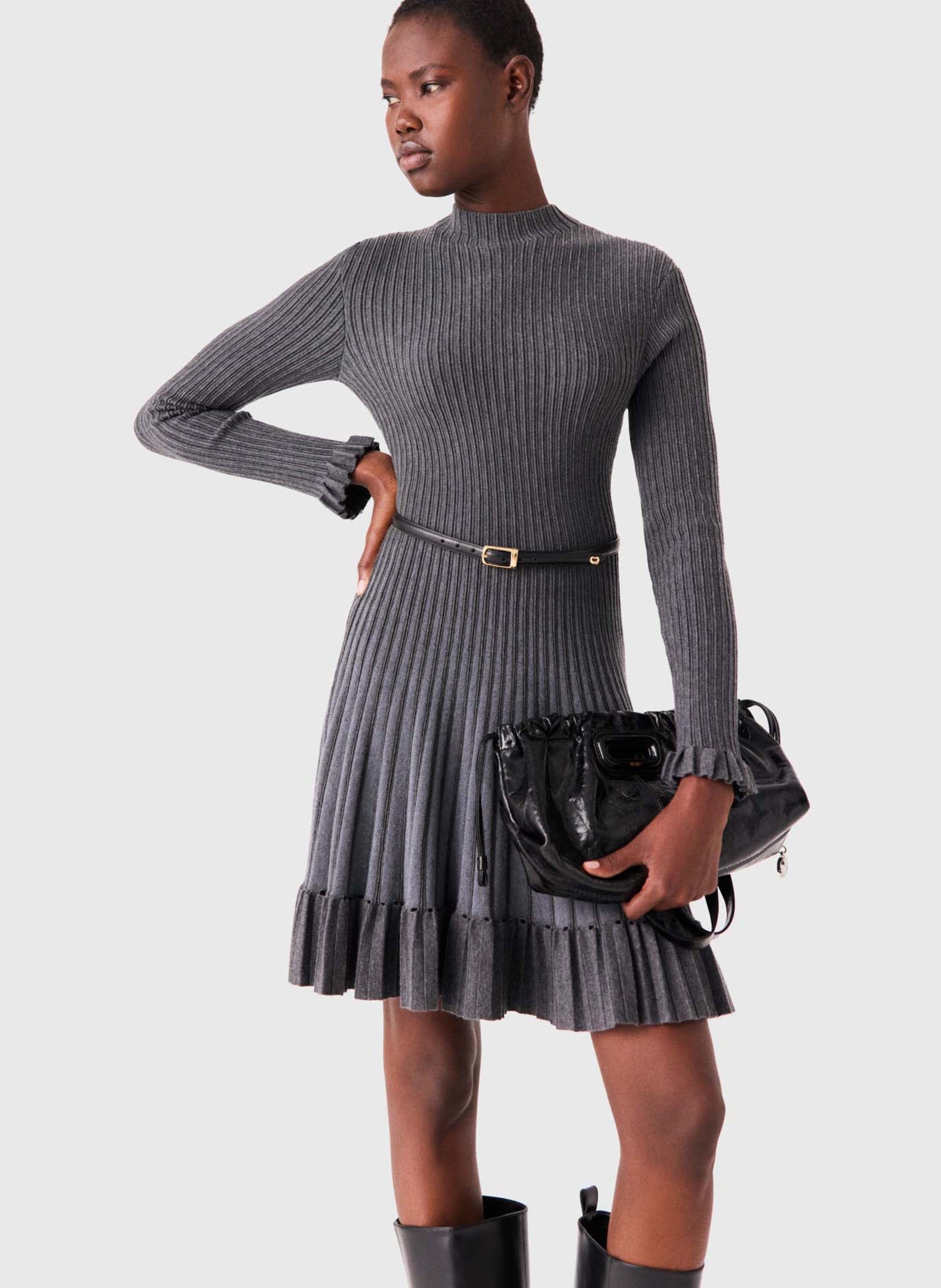Robe moulante évasée col rond plissée MAJE Gris