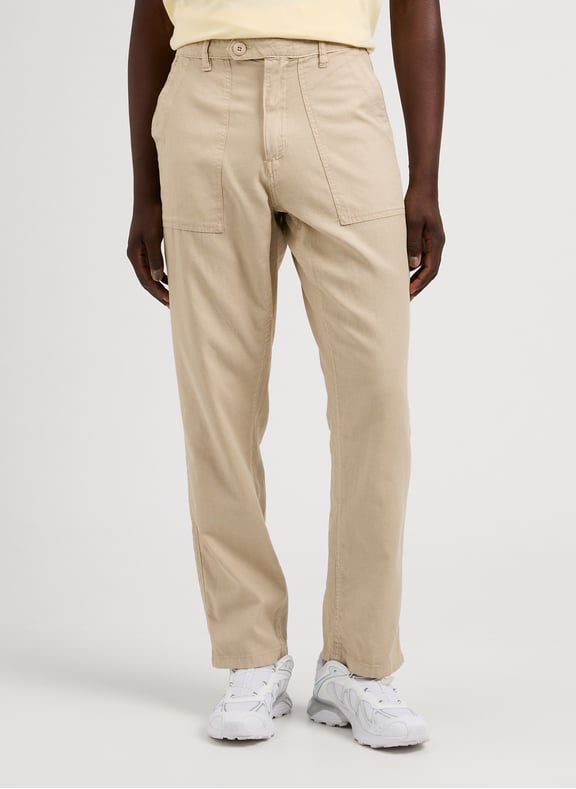 Pantalon cargo droit en coton et lin Beige by GUESS GUESS Pantalon cargo droit en coton et lin Beige