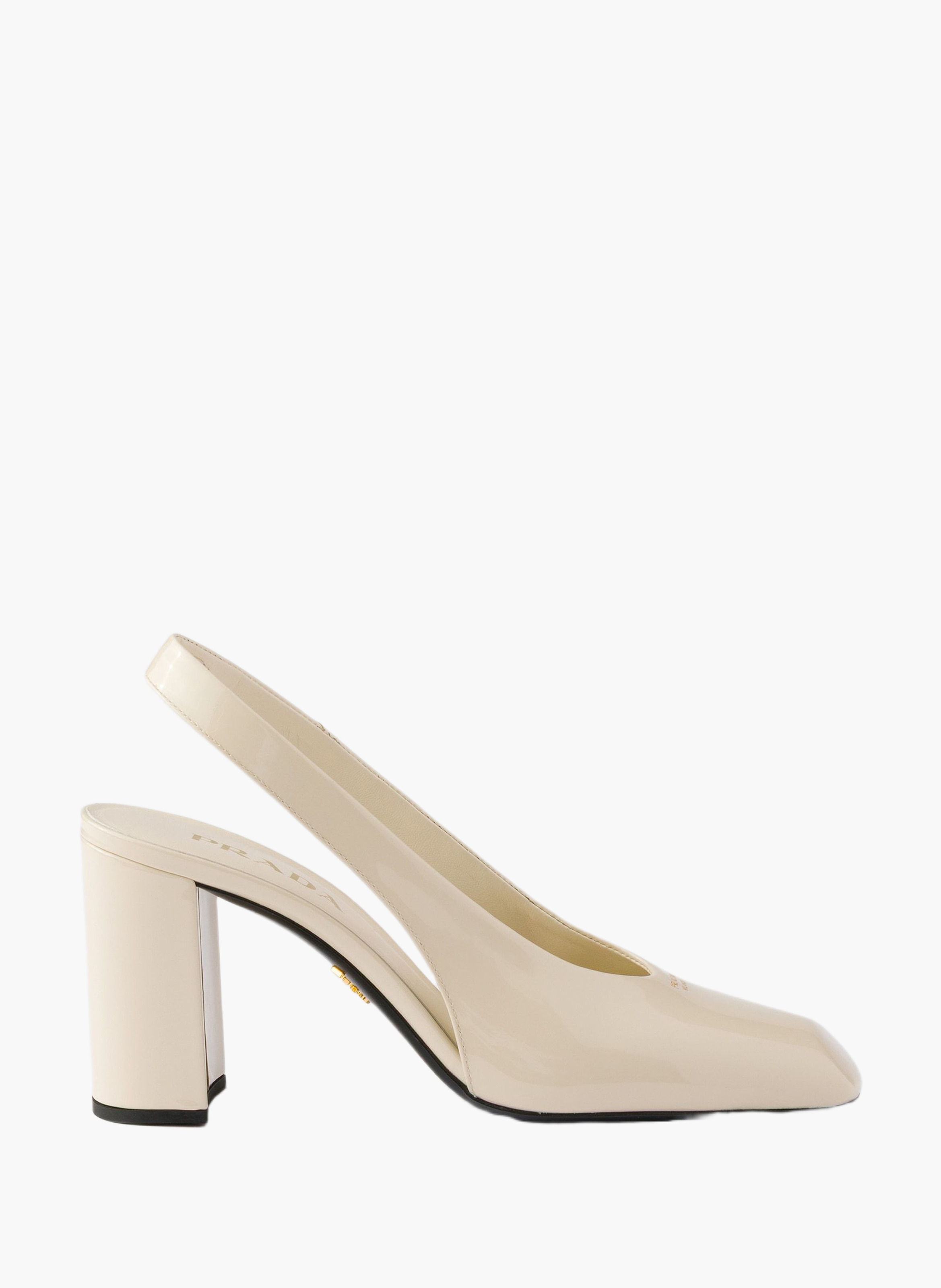 Escarpins à bride arrière en cuir verni PRADA Beige