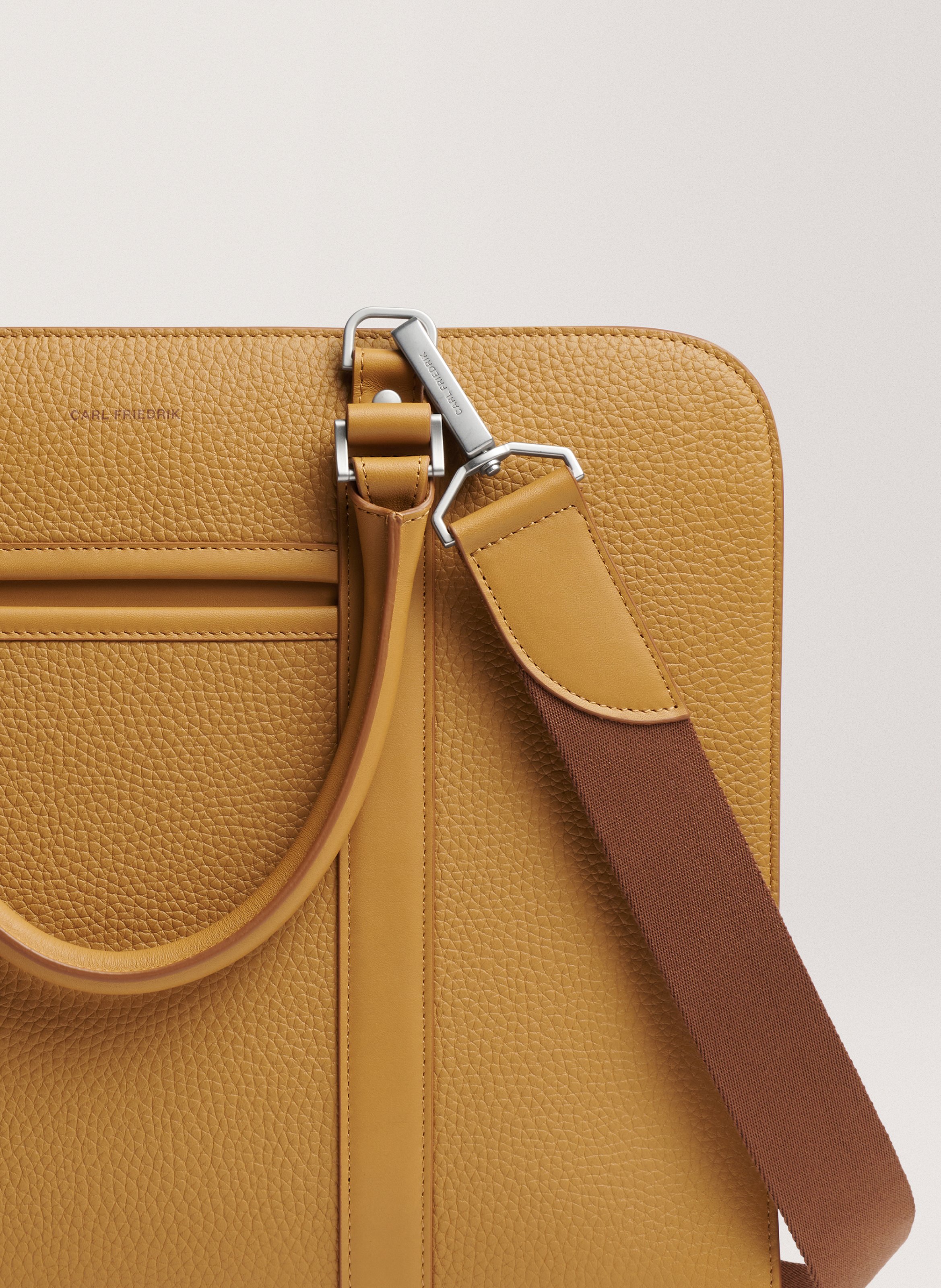 Porte-documents 'Palissy Briefcase' en cuir grainé CARL FRIEDRIK Jaune