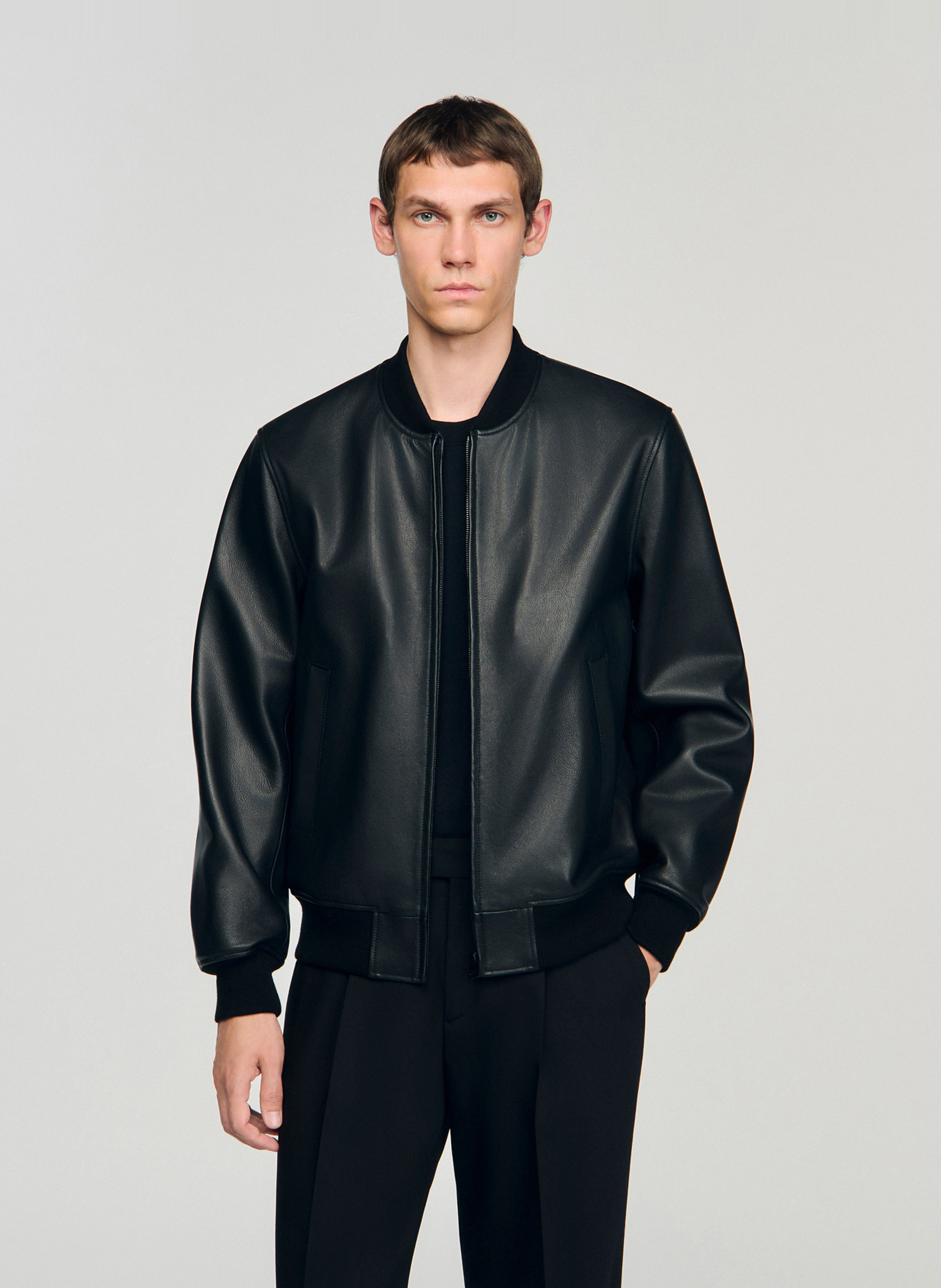 Blouson droit zippé en cuir SANDRO Noir