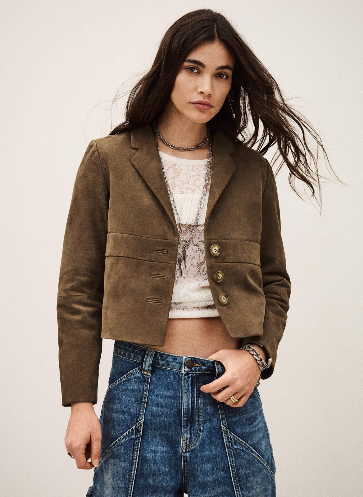 Veste cintrée col tailleur en cuir velours morfeo BA&SH Kaki