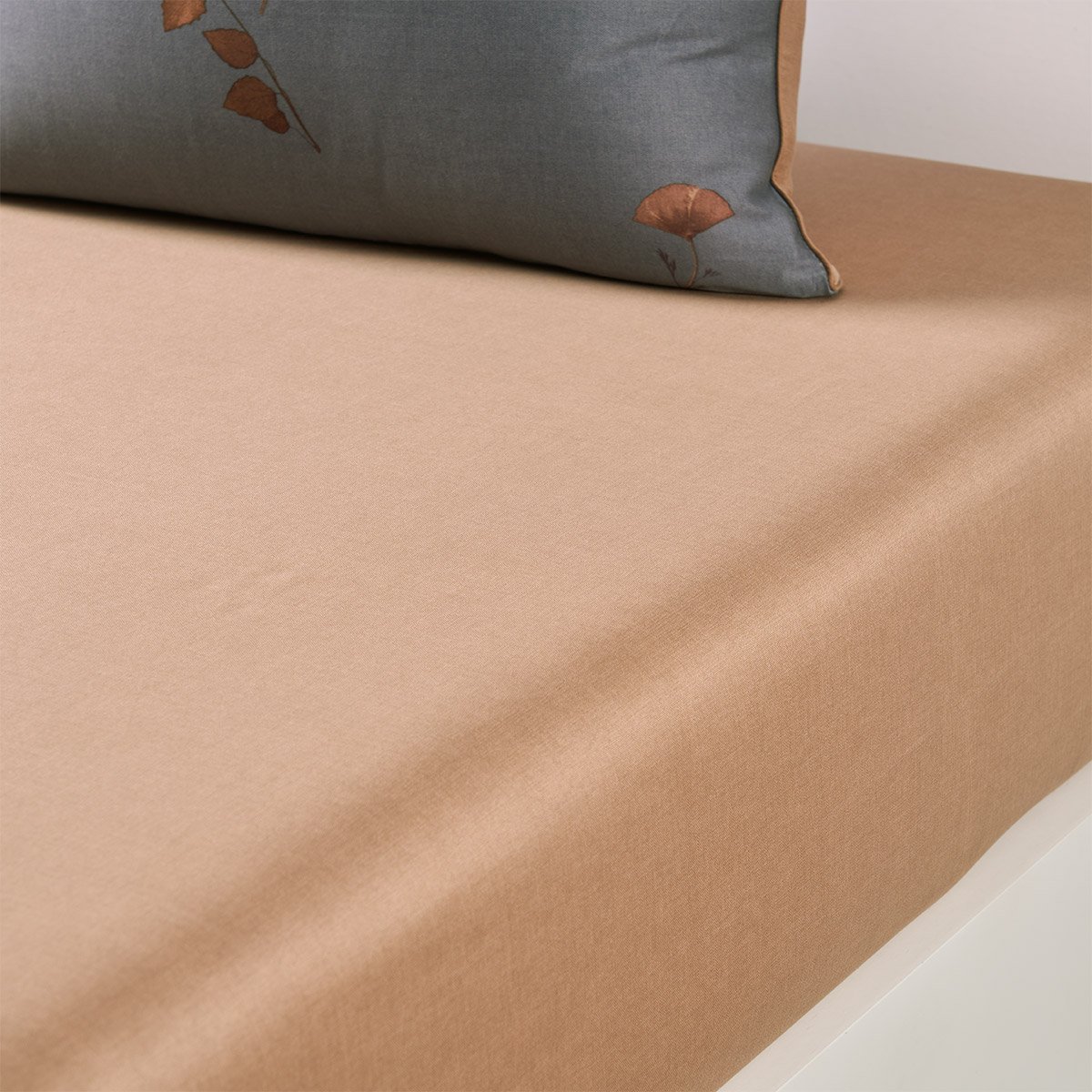 Drap housse en satin de coton, midnight flowers BOSS HOME Multicolore