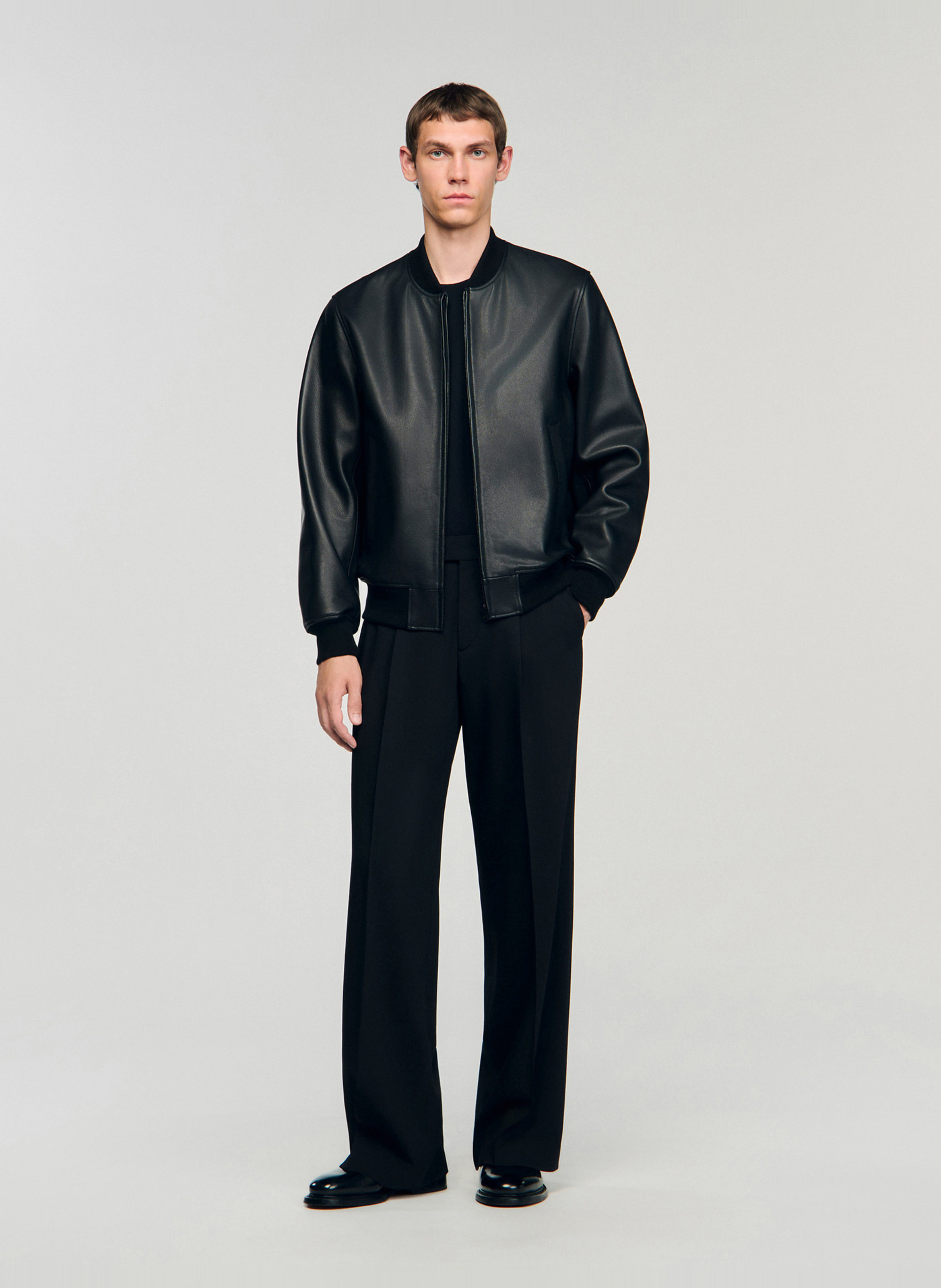 Blouson droit zippé en cuir SANDRO Noir