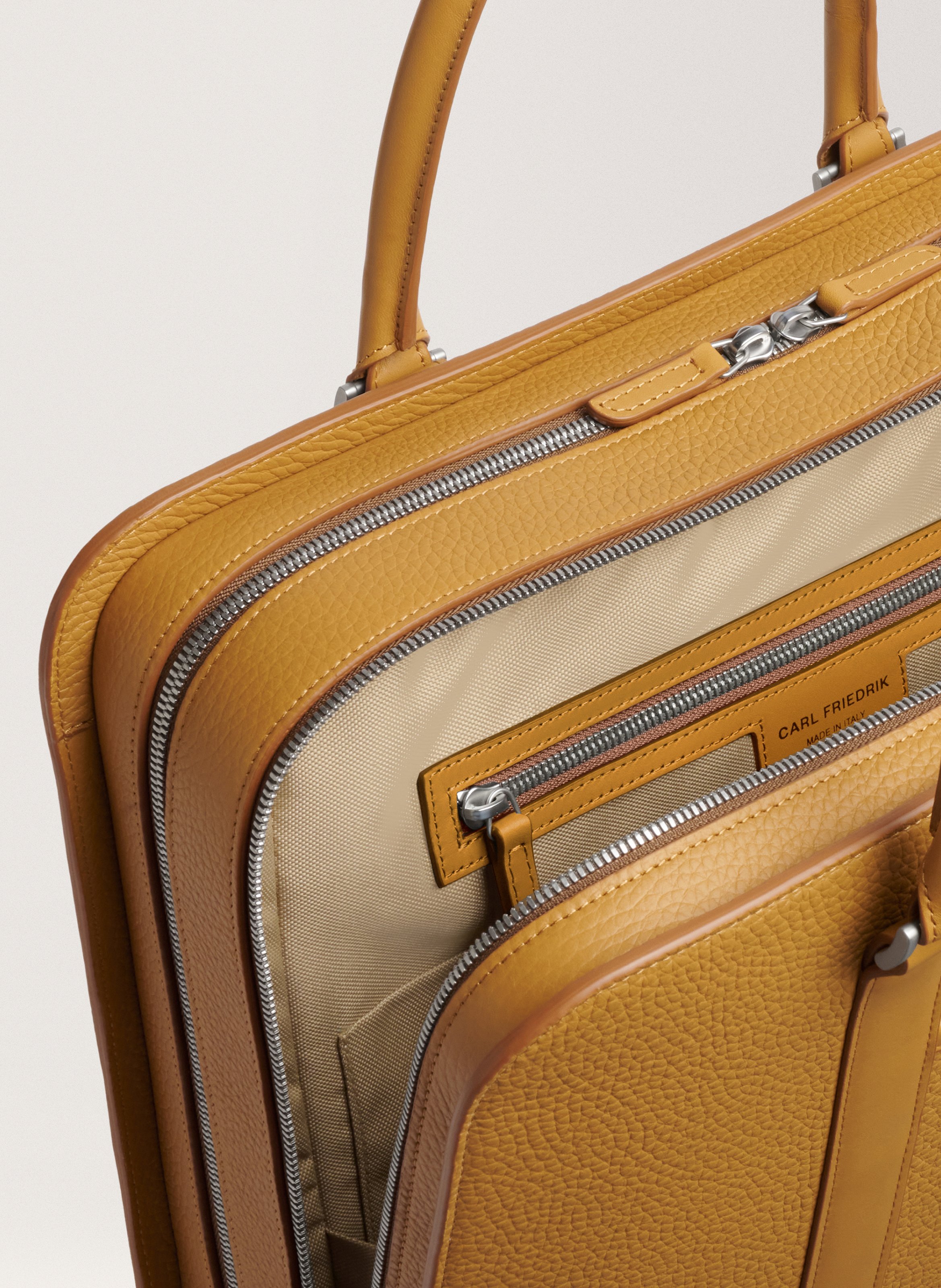 Porte-documents 'Palissy Briefcase' en cuir grainé CARL FRIEDRIK Jaune