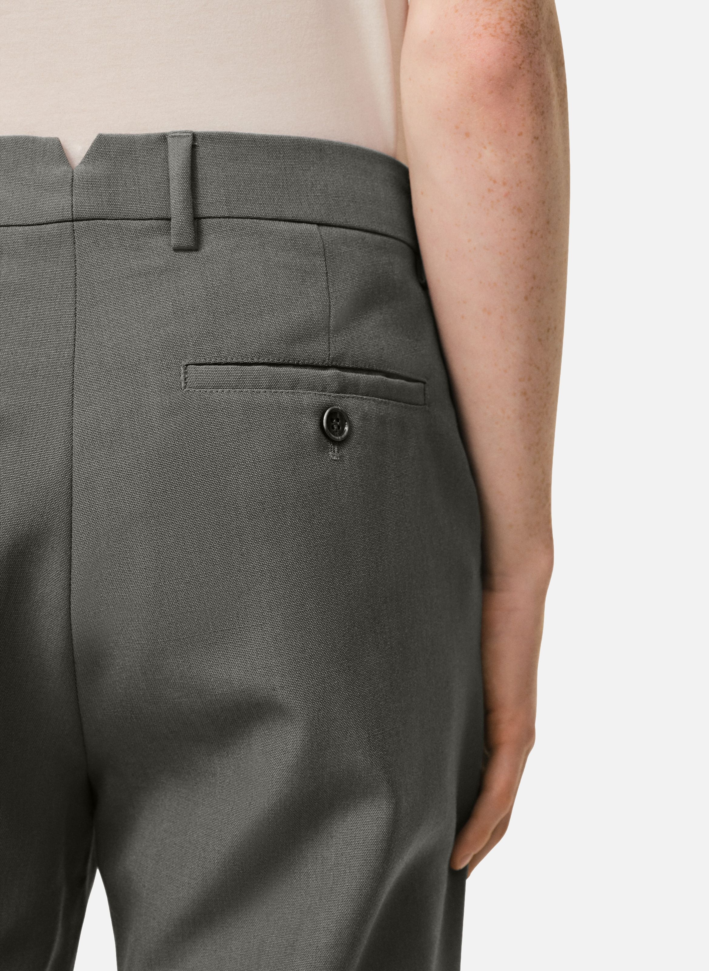 Pantalon droit en laine AMI PARIS Gris