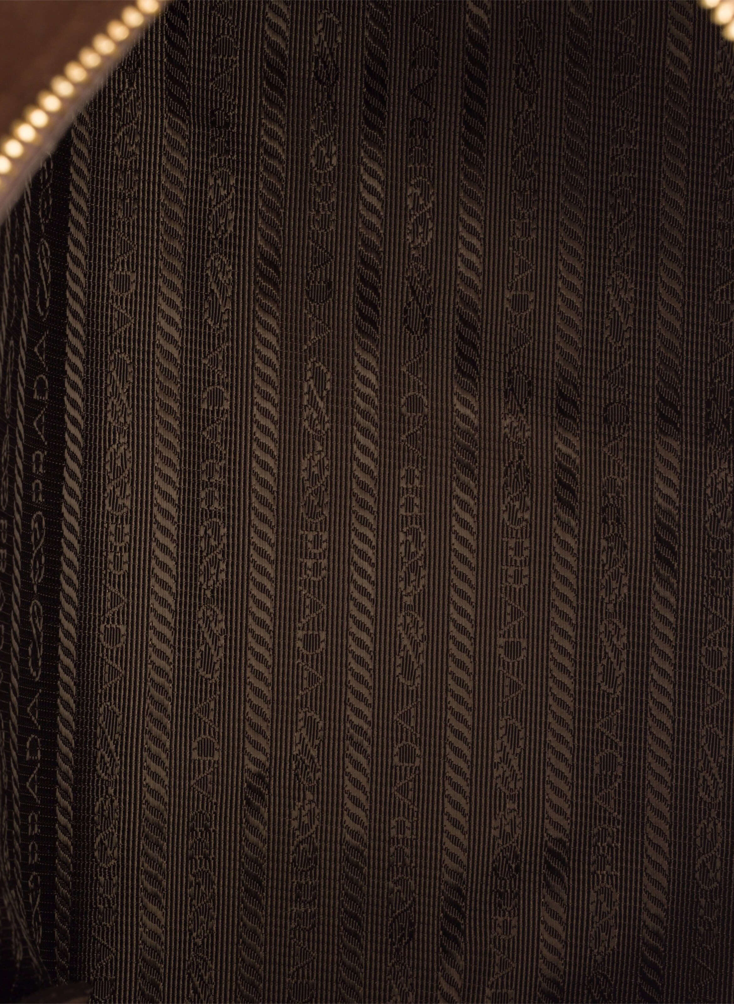 Grand sac prada explore en daim PRADA Marron