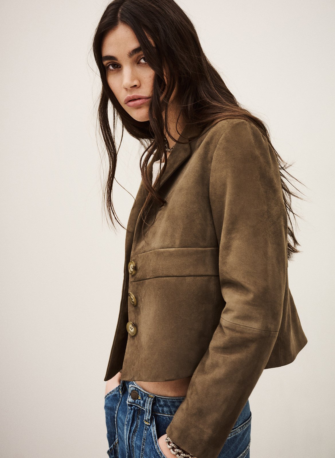 Veste cintrée col tailleur en cuir velours morfeo BA&SH Kaki