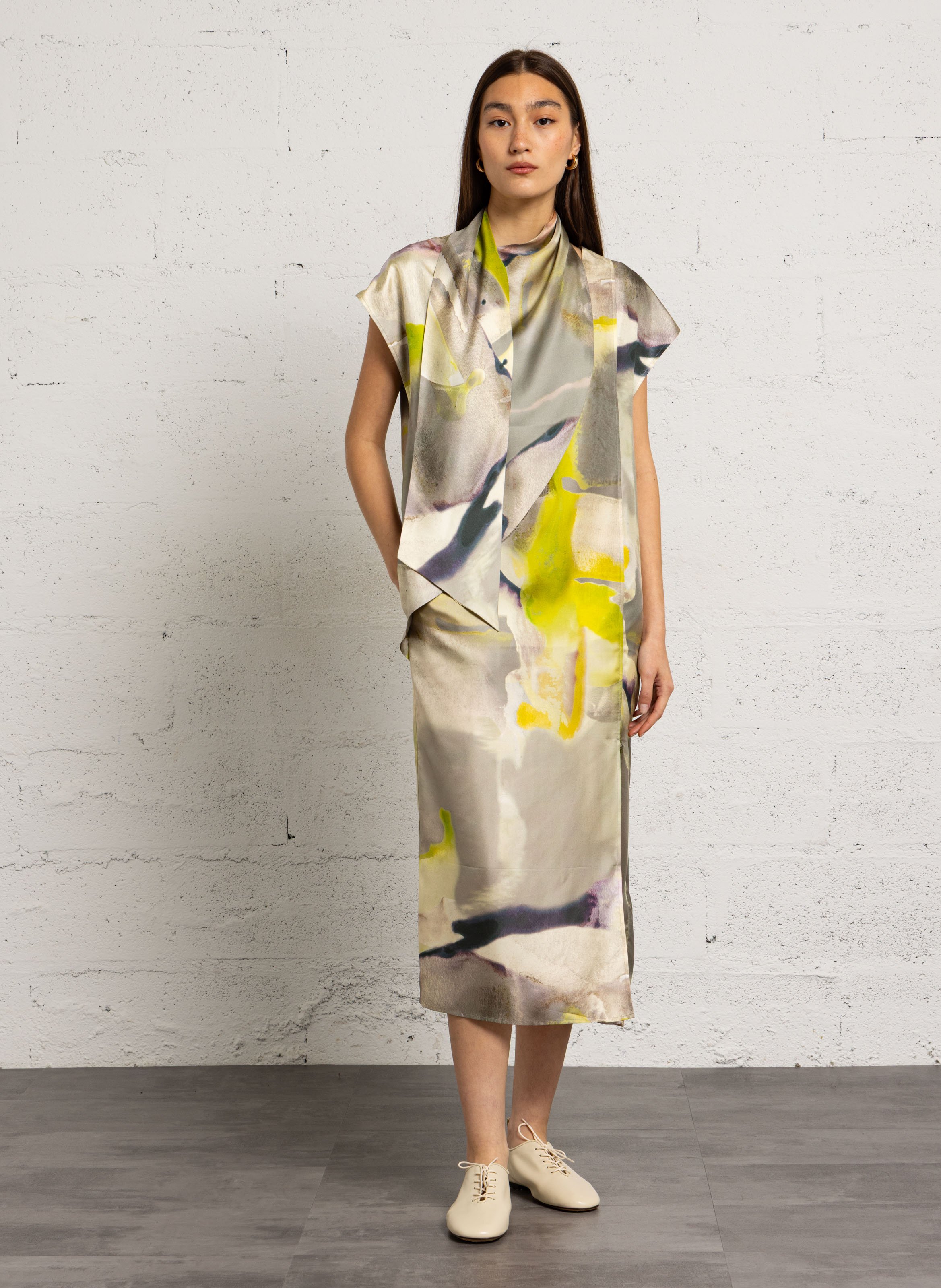 Robe midi imprimée à foulard en soie iberis SOEUR Jaune