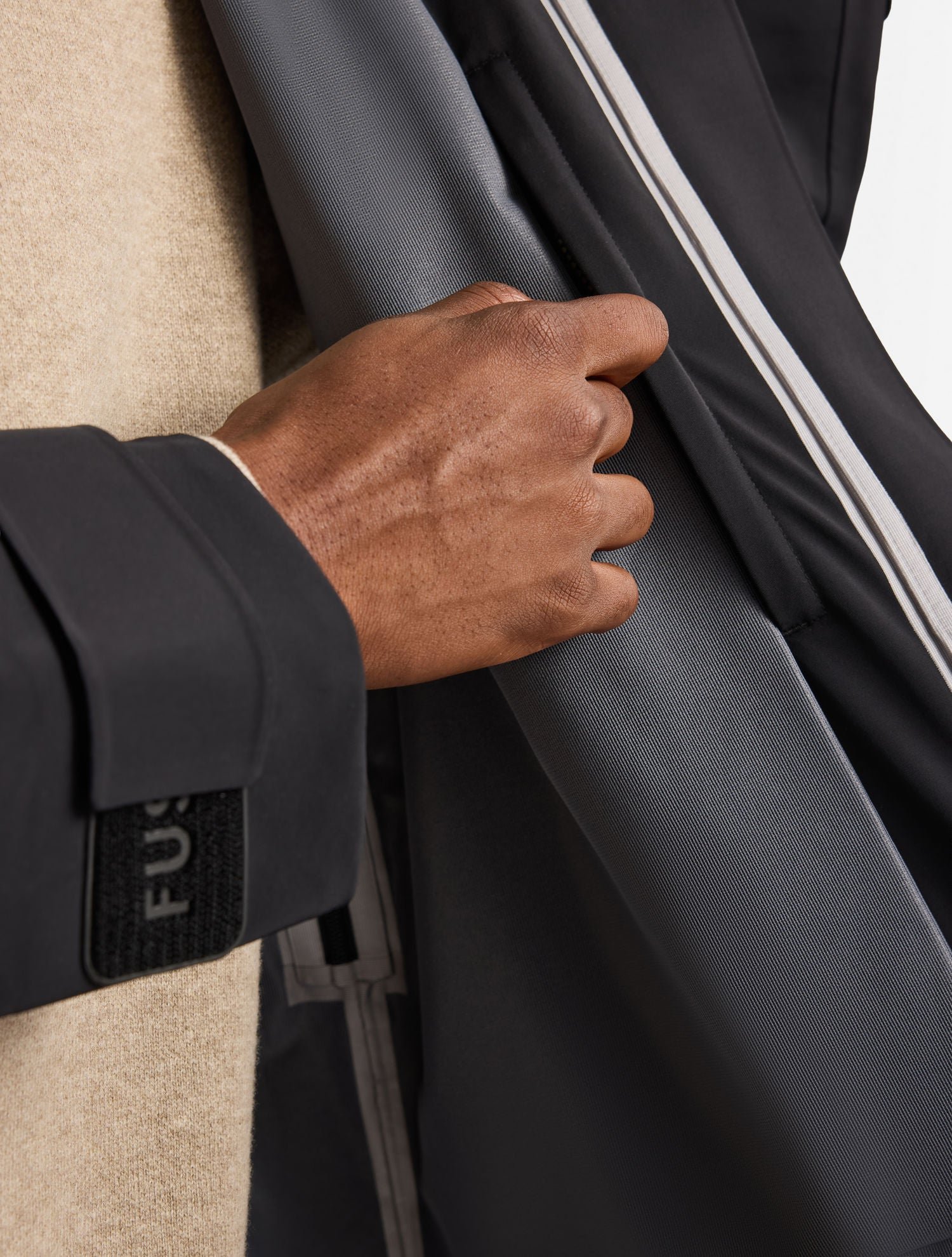 Manteau ilanu col capuche coupe regular FUSALP Noir