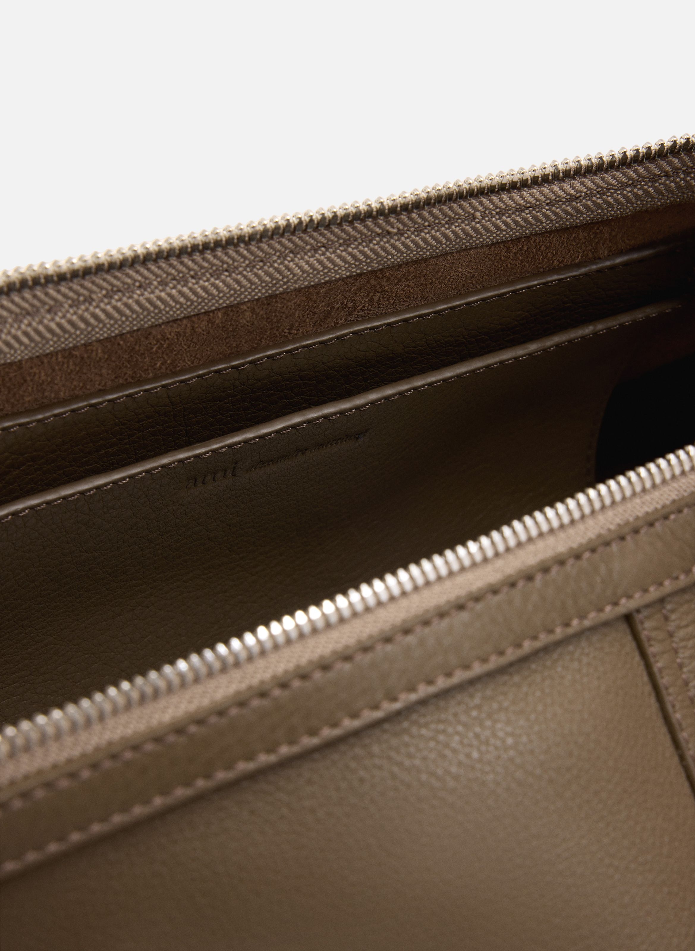 Petit sac crossbody etienne unisexe en cuir de taurillon AMI PARIS Marron